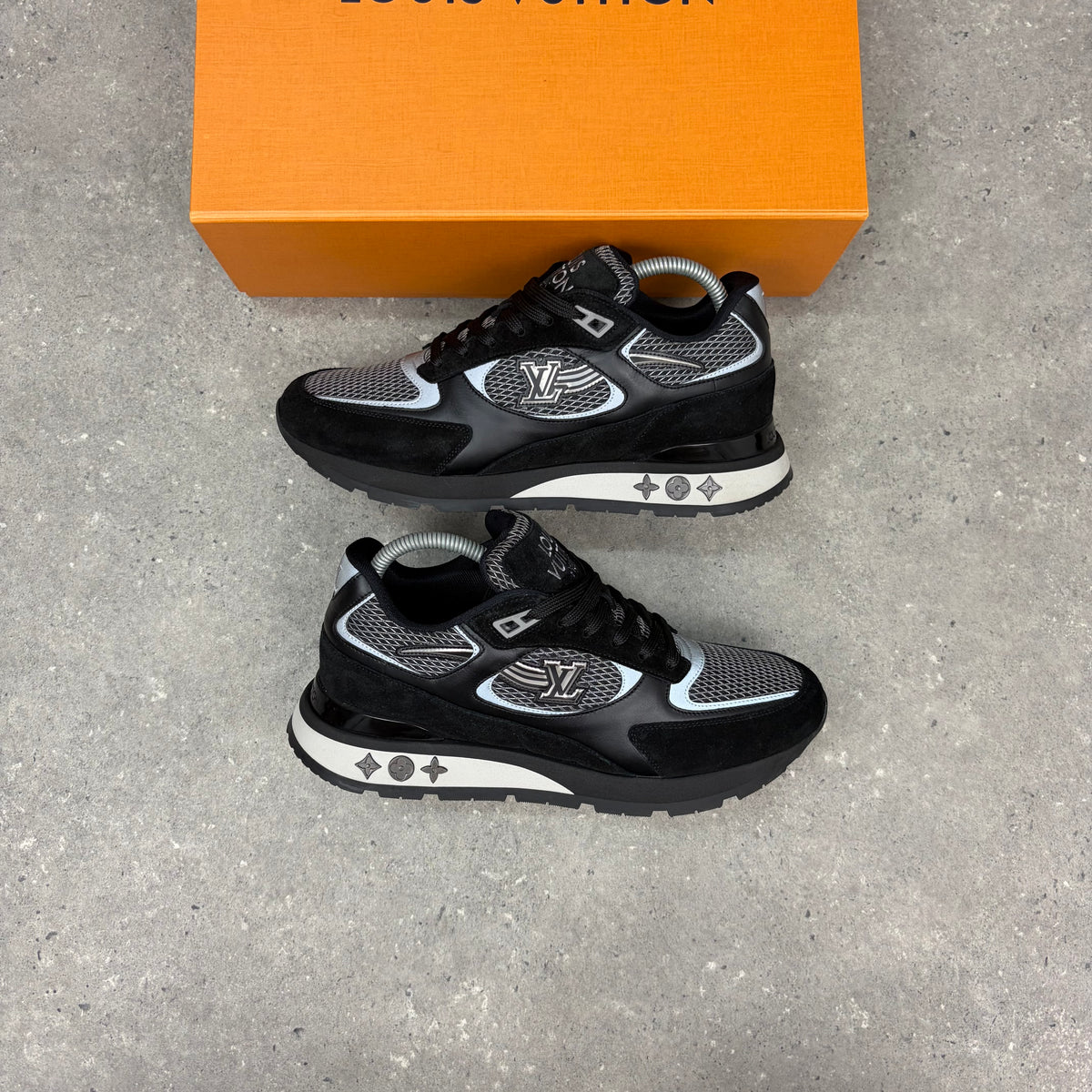 LOUIS VUITTON RUNAWAY BLACK - (EU40 / UK6)