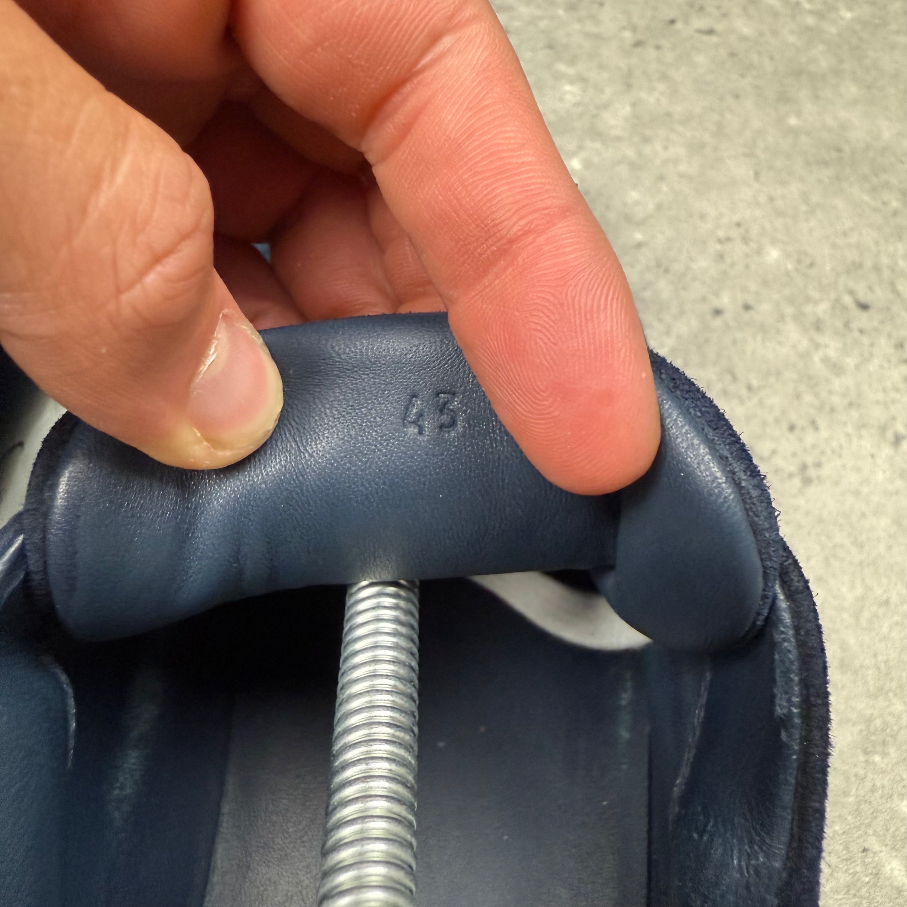 HERMES BOUNCING NAVY - EU43 / UK9