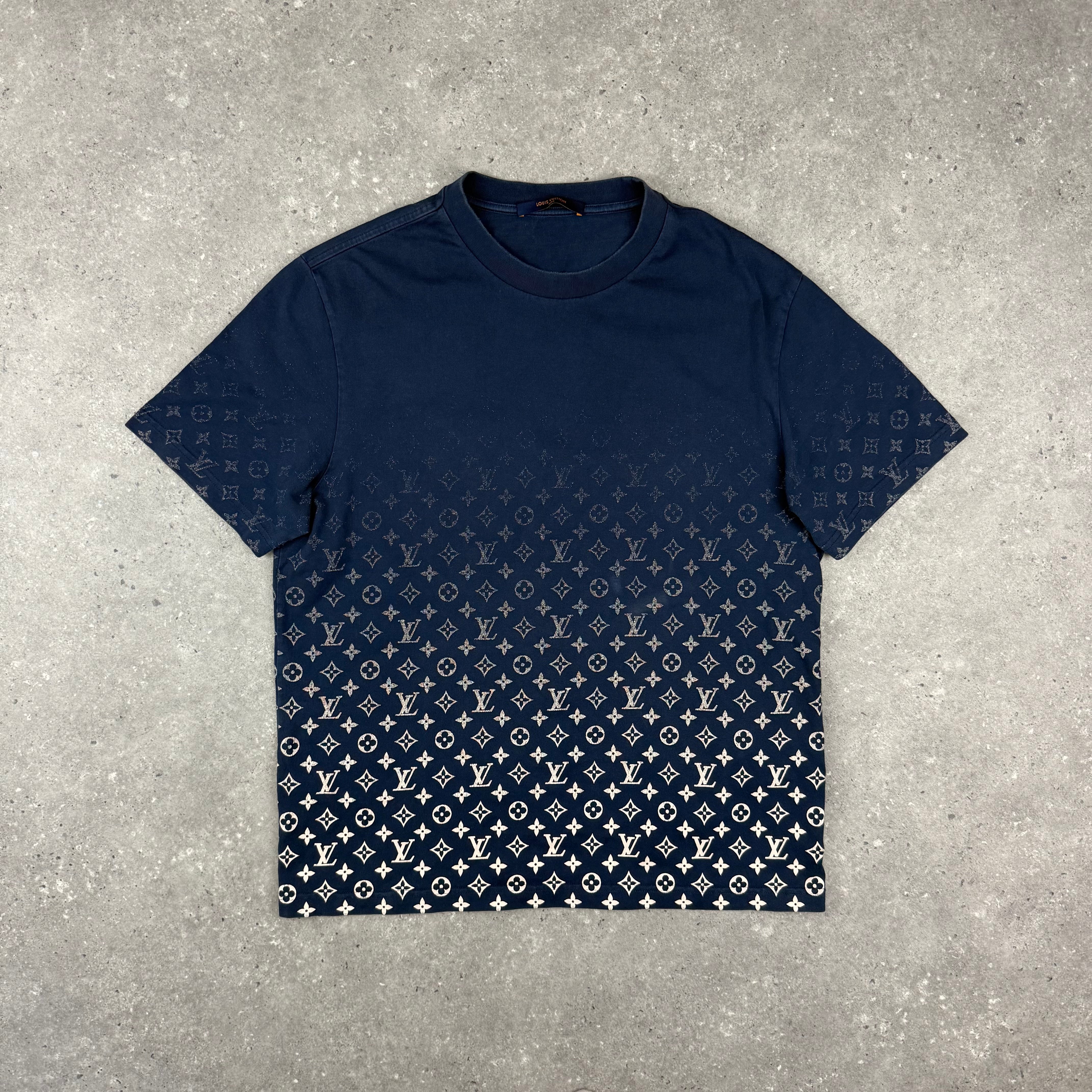 LOUIS VUITTON T-SHIRT - XL (FITS A LARGE)
