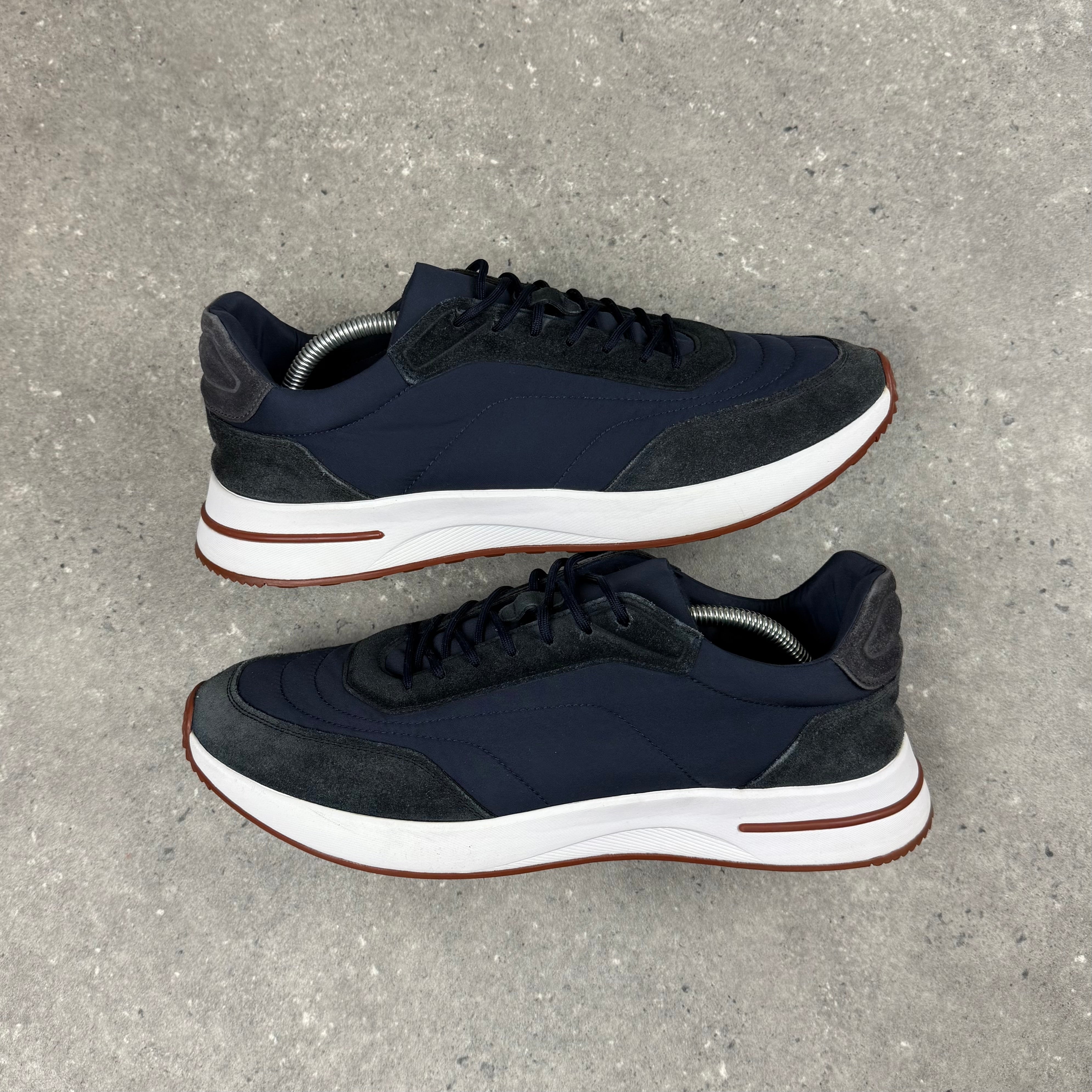 LORO PIANA WEEKEND WALK - (EU45 / UK11)