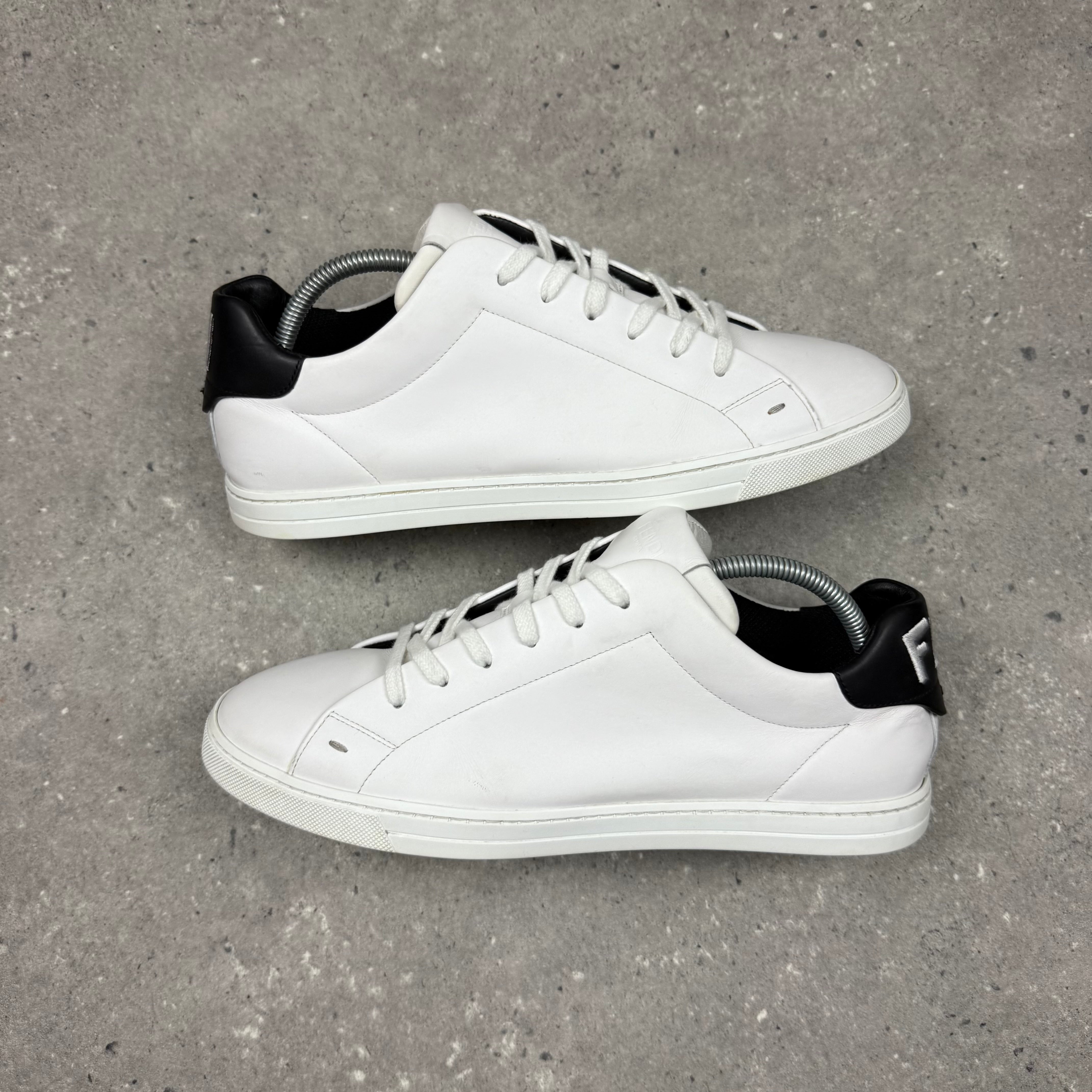FENDI WHITE TRAINERS - (EU42.5 / UK8.5)