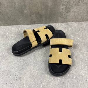 HERMES CHYPRE SANDALS BEIGE  - (EU43 / UK9)