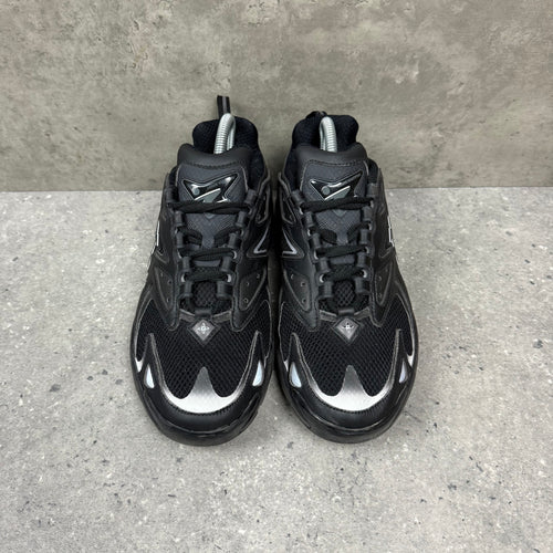 LOUIS VUITTON TATICS BLACK - EU40 (FITS UK 7)