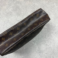 LOUIS VUITTON WASH BAG