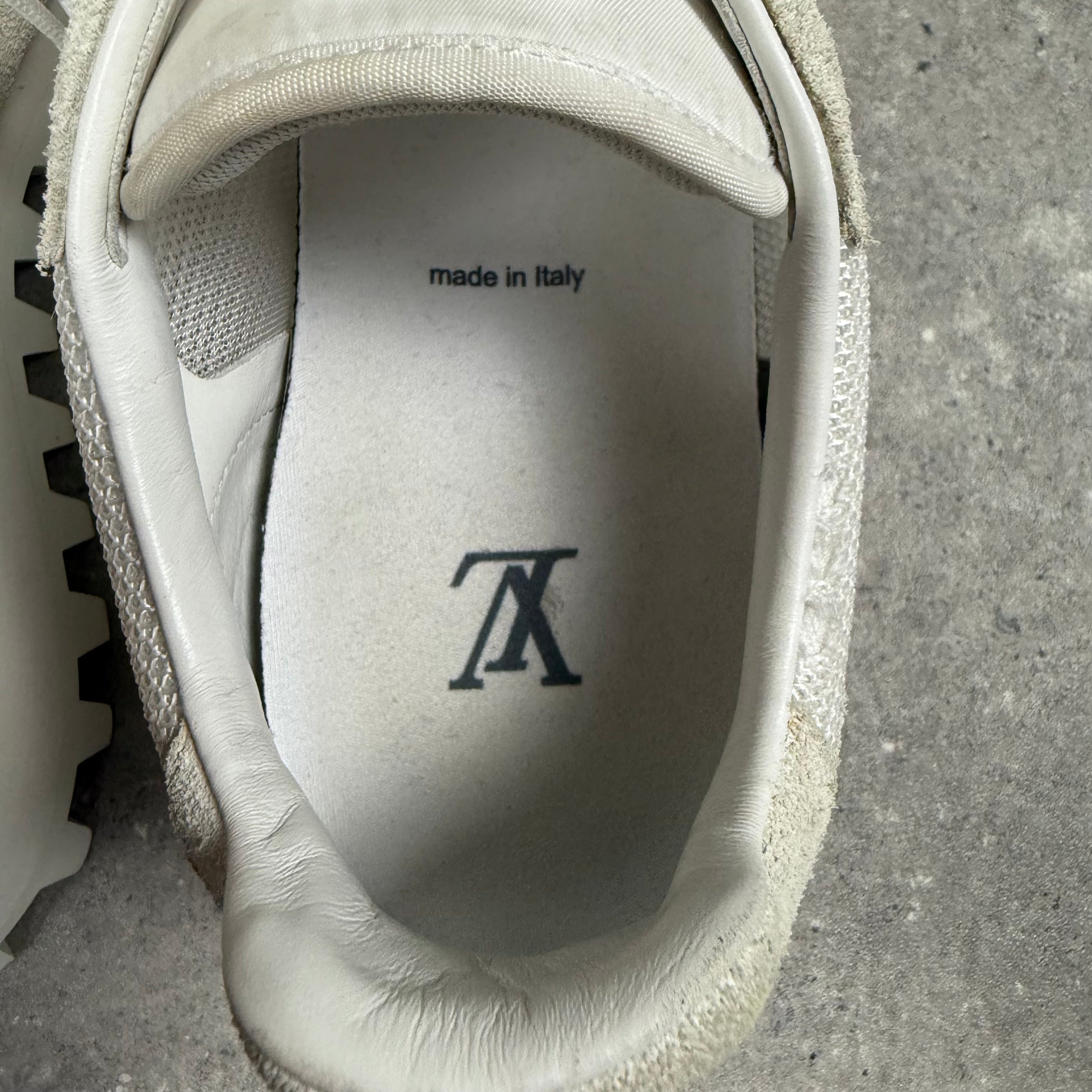 LOUIS VUITTON RUNAWAYS WHITE - EU 42.5 (FITS UK 9.5)