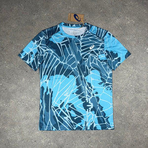 ASICS GRAPHIC T-SHIRT - ARCTIC SKY