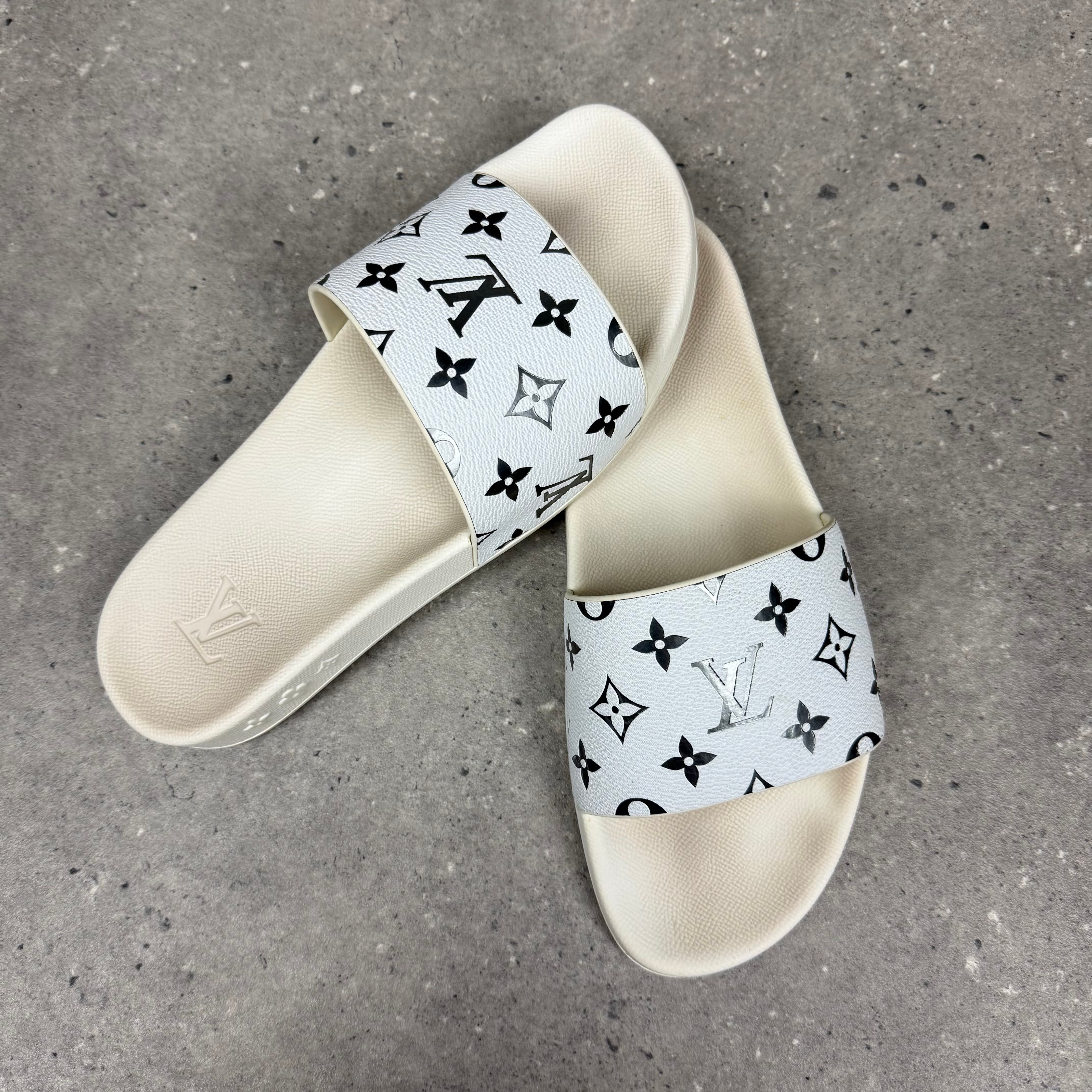 LOUIS VUITTON SLIDERS - EU42 (FITS UK 9)