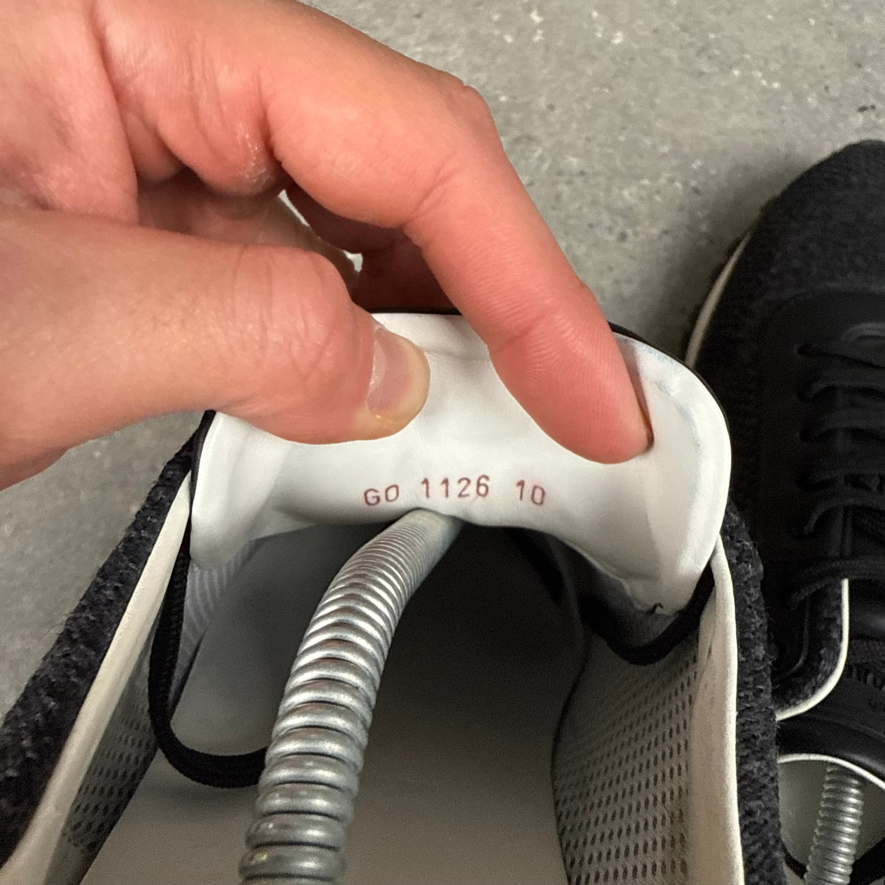 LOUIS VUITTON DAMIER RUNAWAY - EU 44 (FITS UK 11)