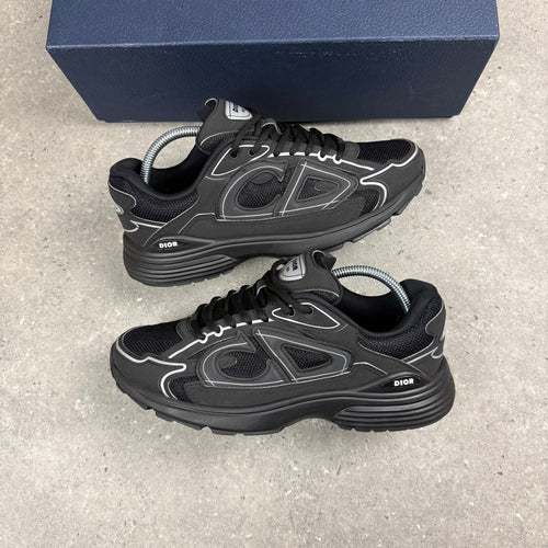 DIOR B30 BLACK (EU 41 / UK 7)