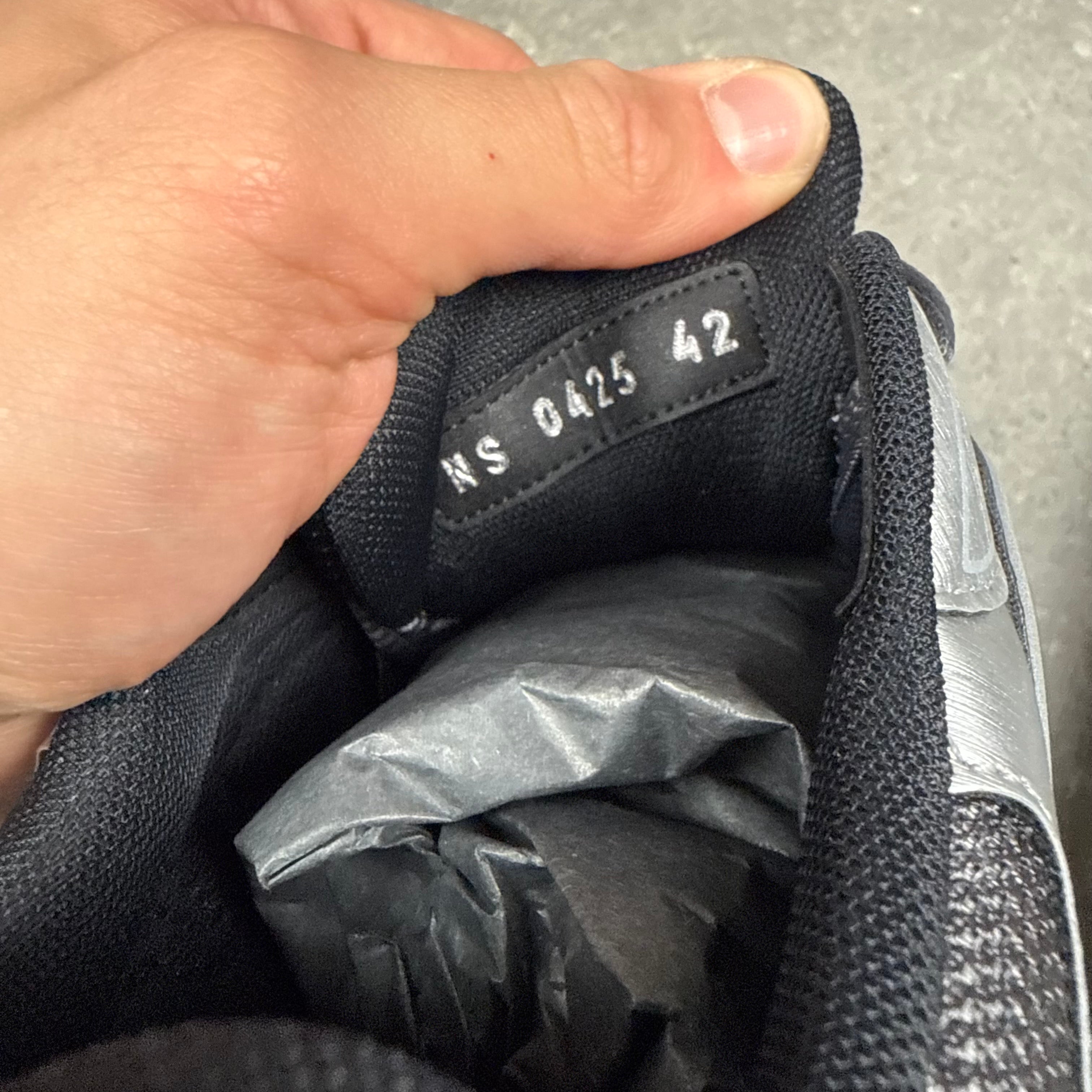 DIOR B30 GREY/SILVER - (EU42 / UK8)