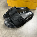 FENDI SLIDERS - EU43 (FITS UK 10)