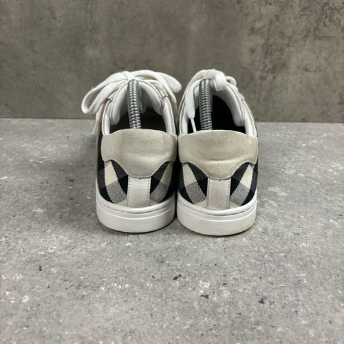 BURBERRY TRAINERS WHITE - (EU 40 / UK 6)