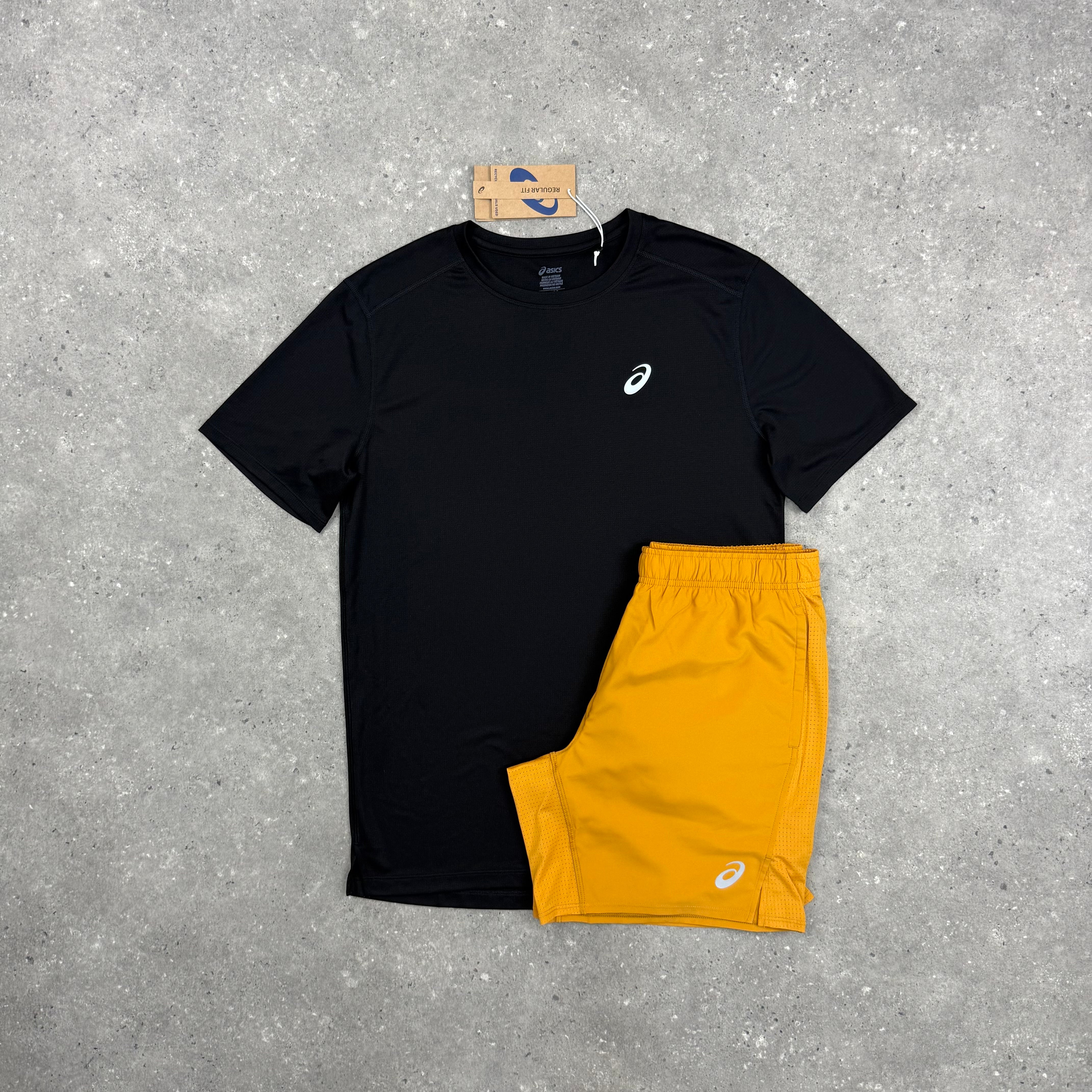 ASICS CORE T-SHIRT & SHORT SET - BLACK / SANDSTORM