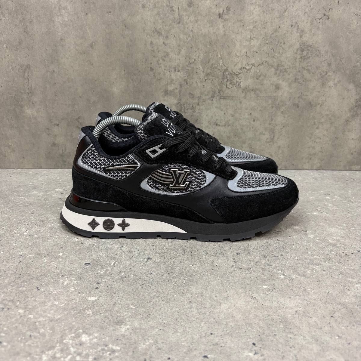 LOUIS VUITTON RUNAWAY BLACK - (EU40 / UK6)