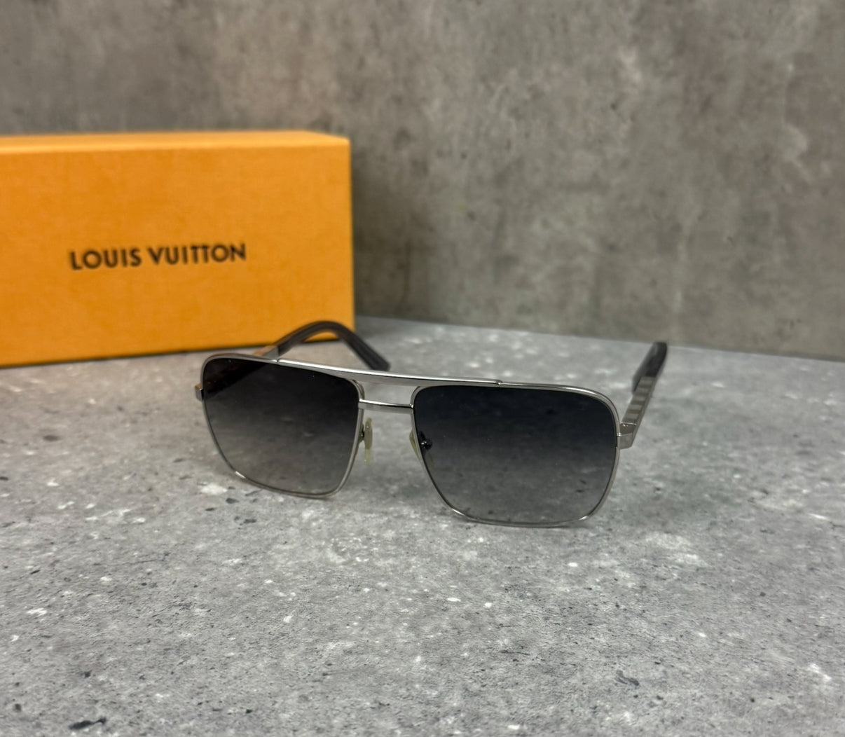 LOUIS VUITTON ATTITUDE SUNGLASSES - SILVER