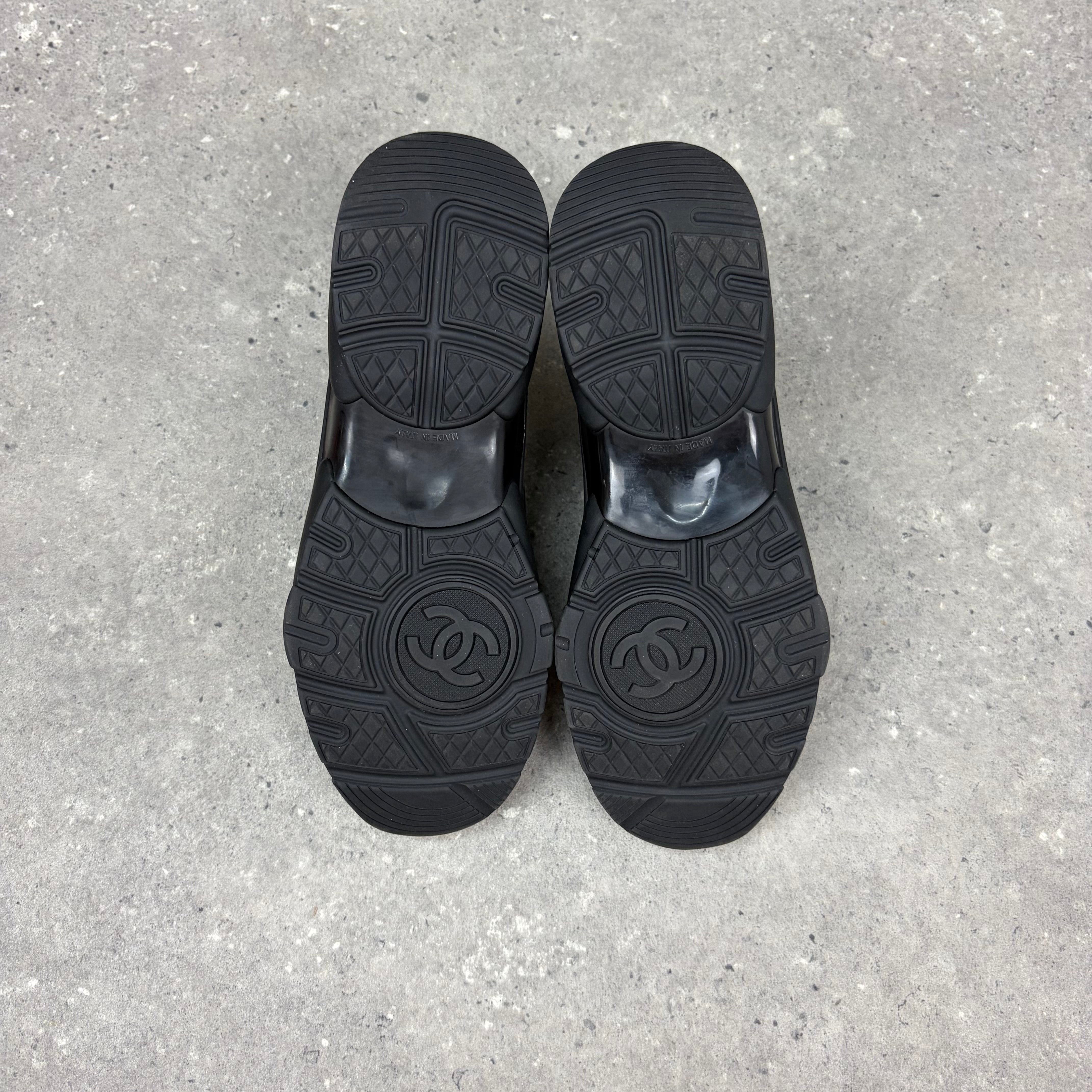 CHANEL RUNNERS -  (EU 41 / UK 7)