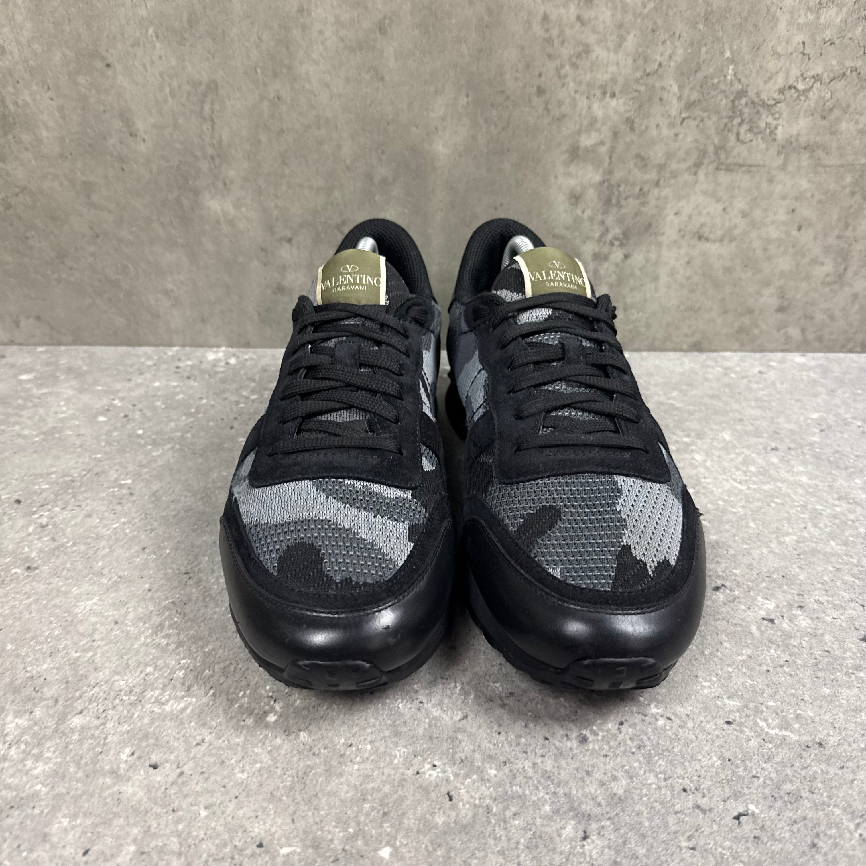 VALENTINO ROCK RUNNER BLACK/GREY - (EU42 / UK8)