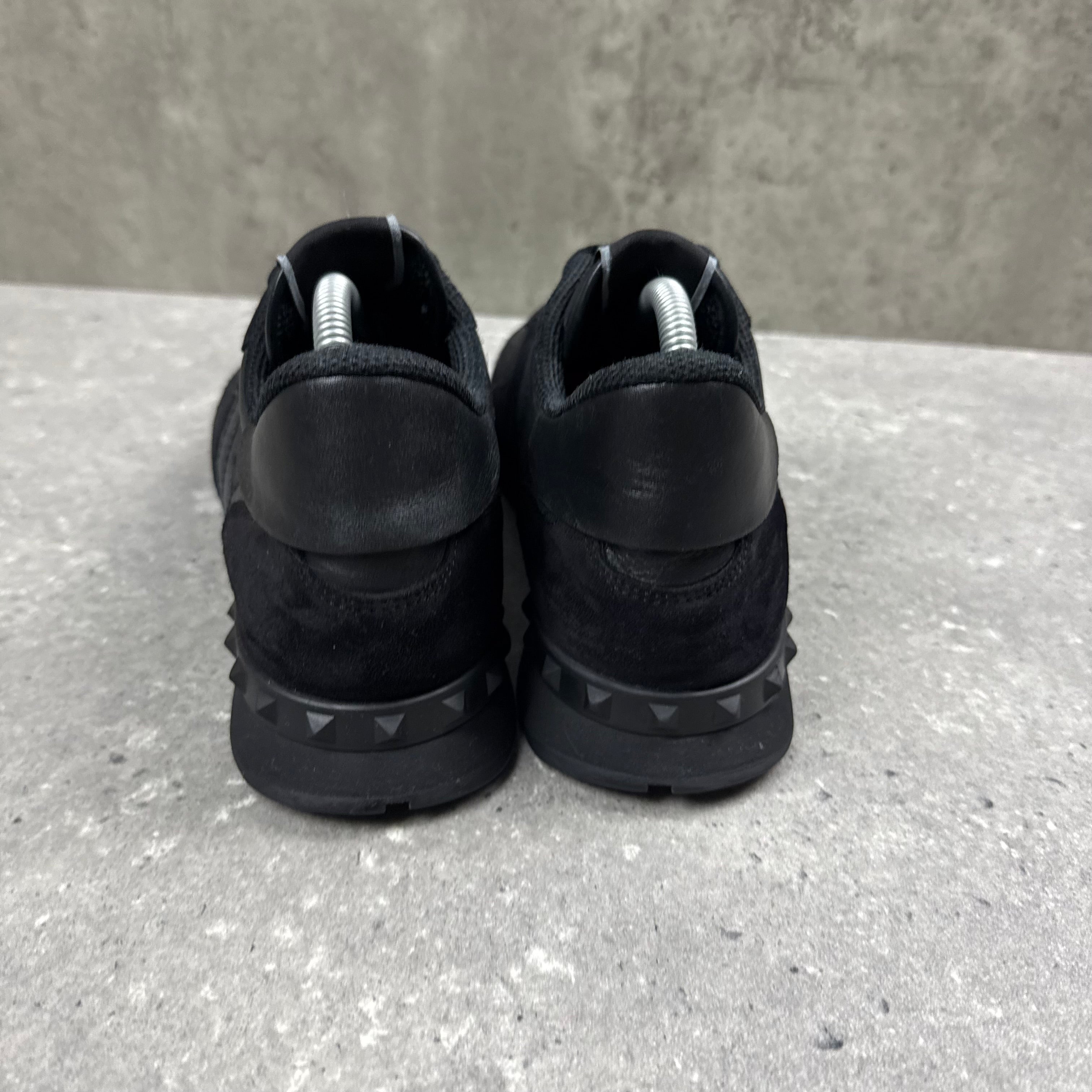 VALENTINO ROCKRUNNER BLACK - (EU42 / UK8)
