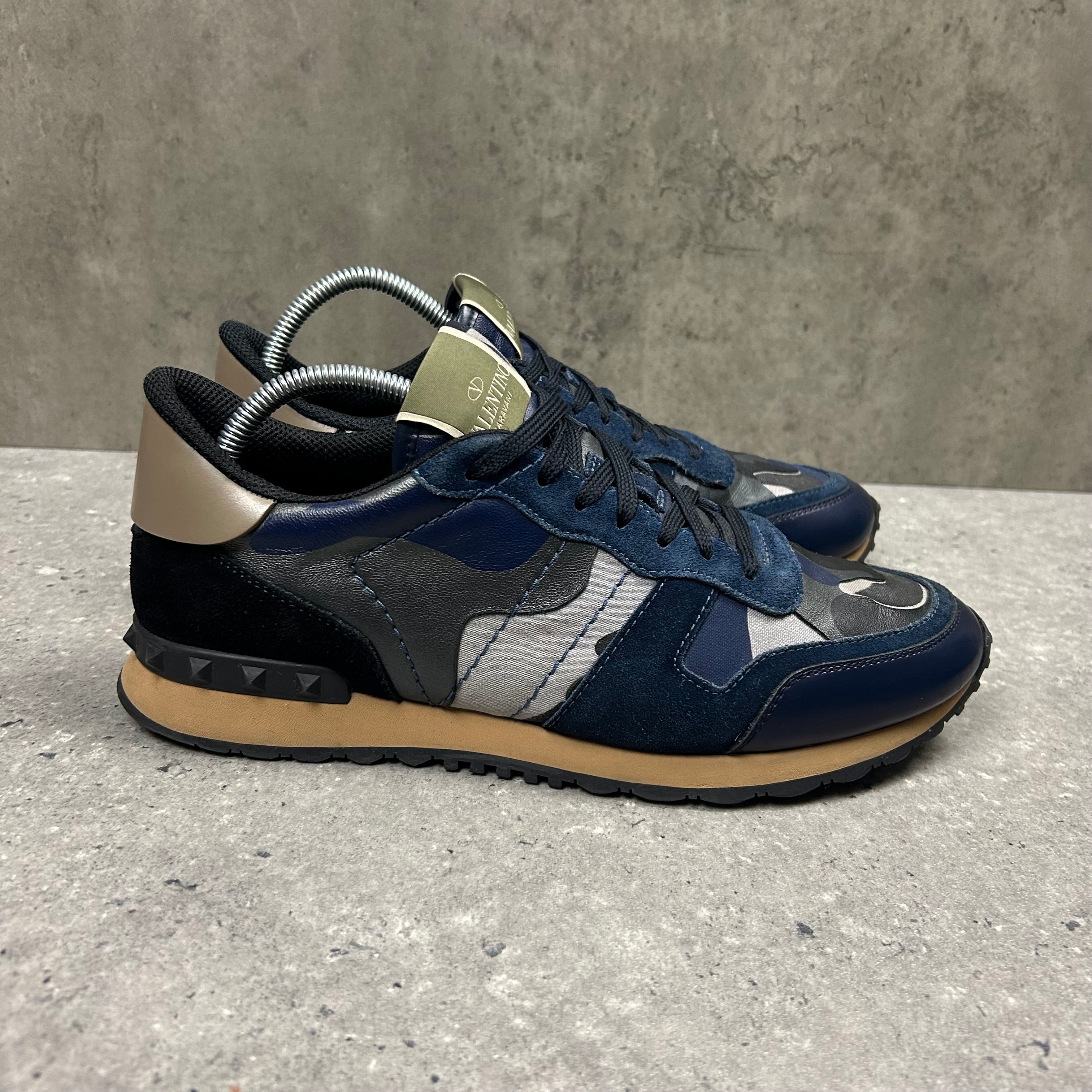 VALENTINO ROCKRUNNER NAVY - (EU42.5 / UK8.5)