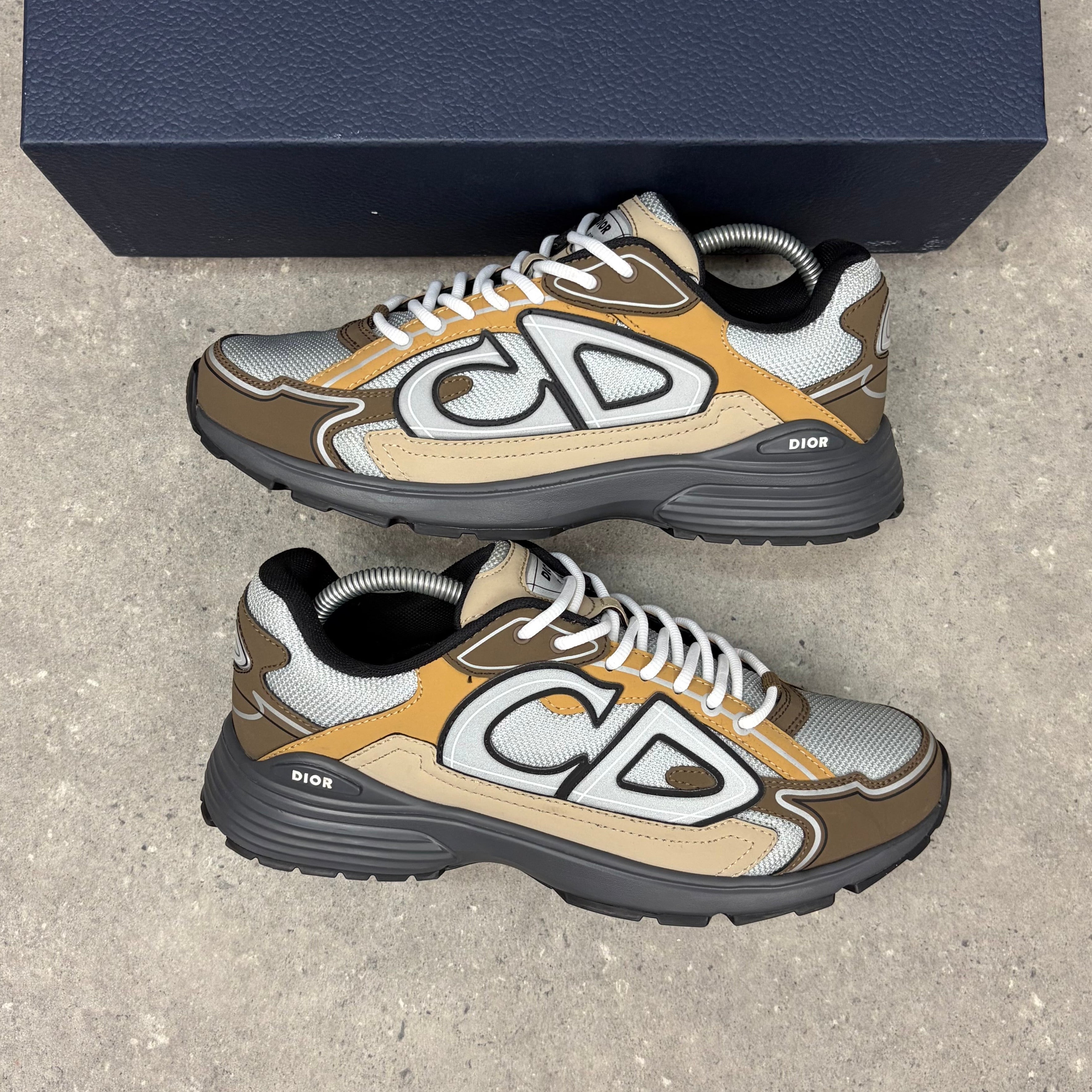 DIOR B30 BROWN STONE - (EU42 / UK8)