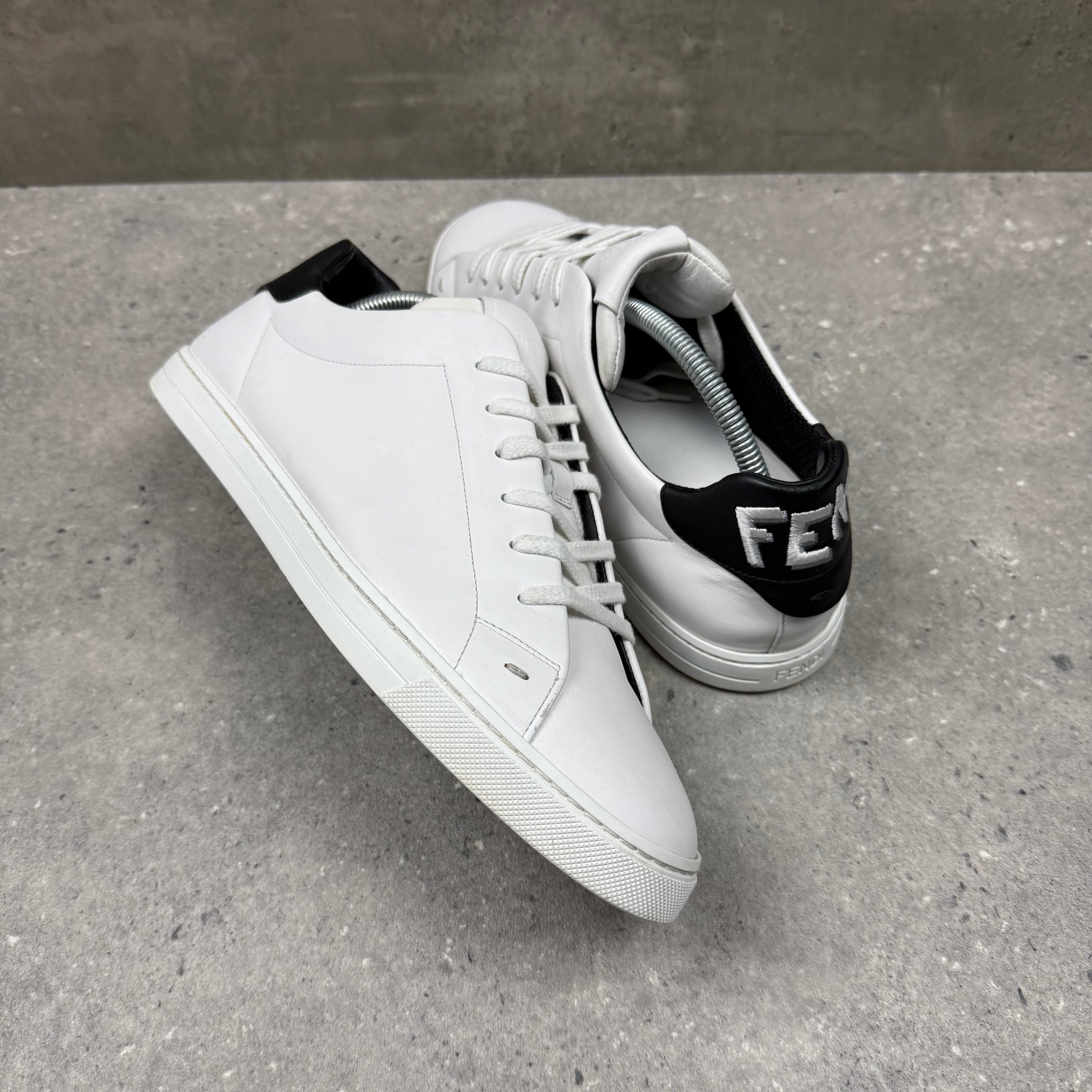 FENDI WHITE TRAINERS - (EU42.5 / UK8.5)