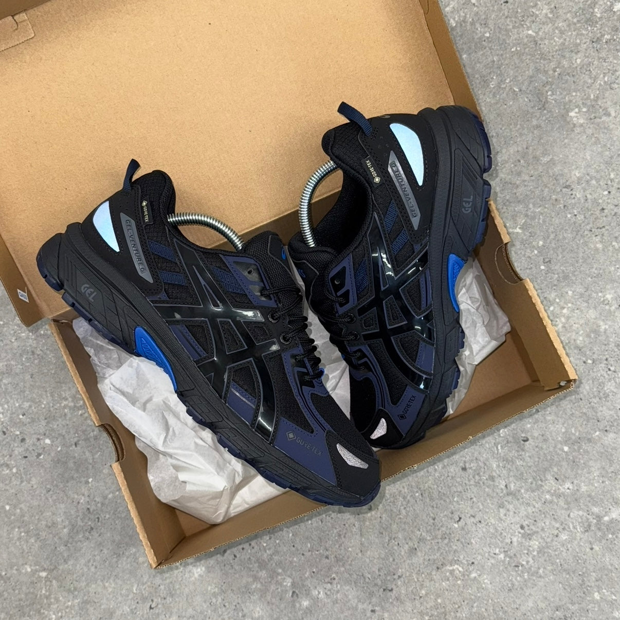 ASICS GEL VENTURE 6 - BLACK / ILLUSION BLUE