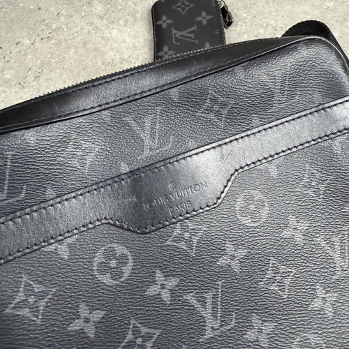 LOUIS VUITTON TRIO MESSENGER BAG