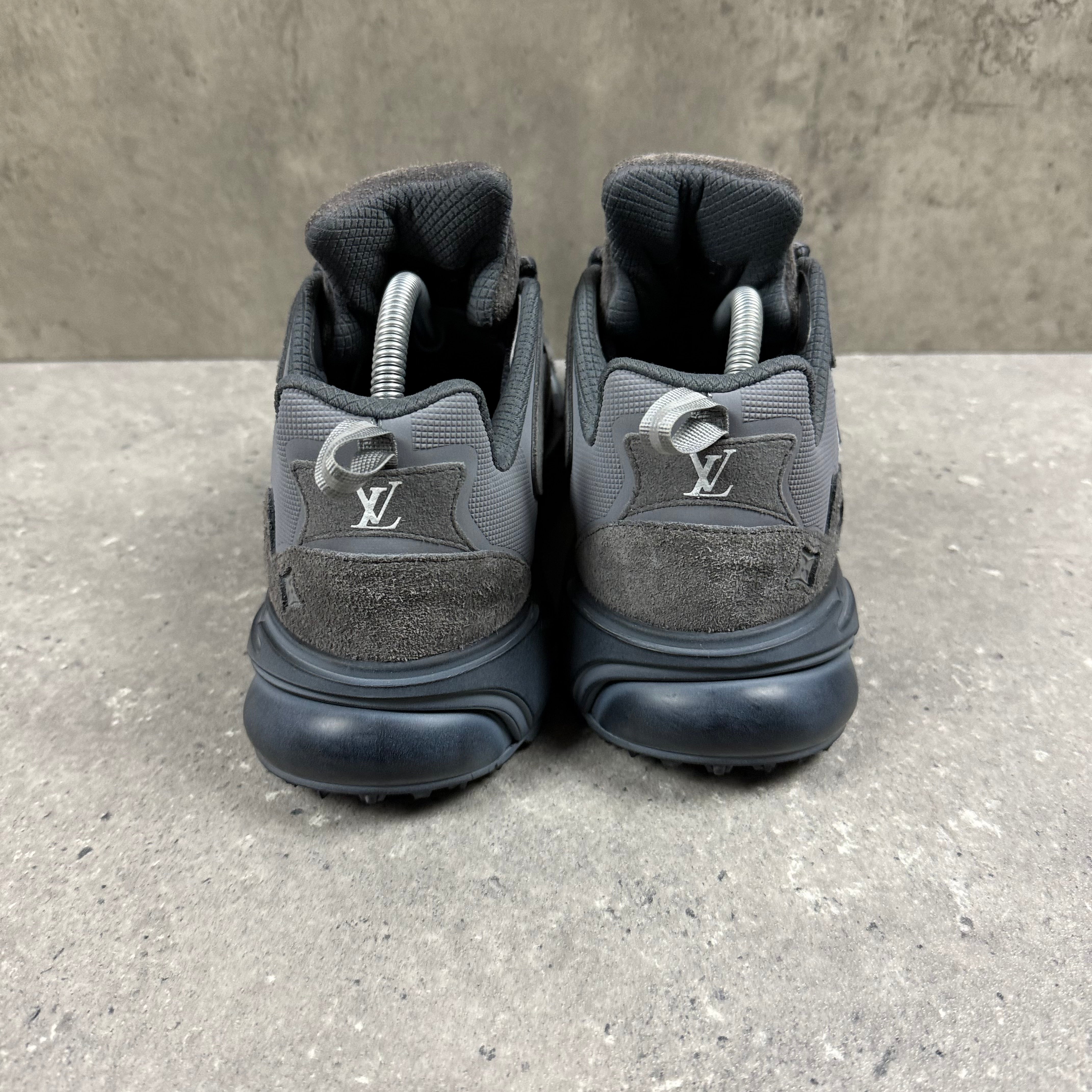 LOUIS VUITTON TACTICS GREY - EU41 (FITS UK 8)