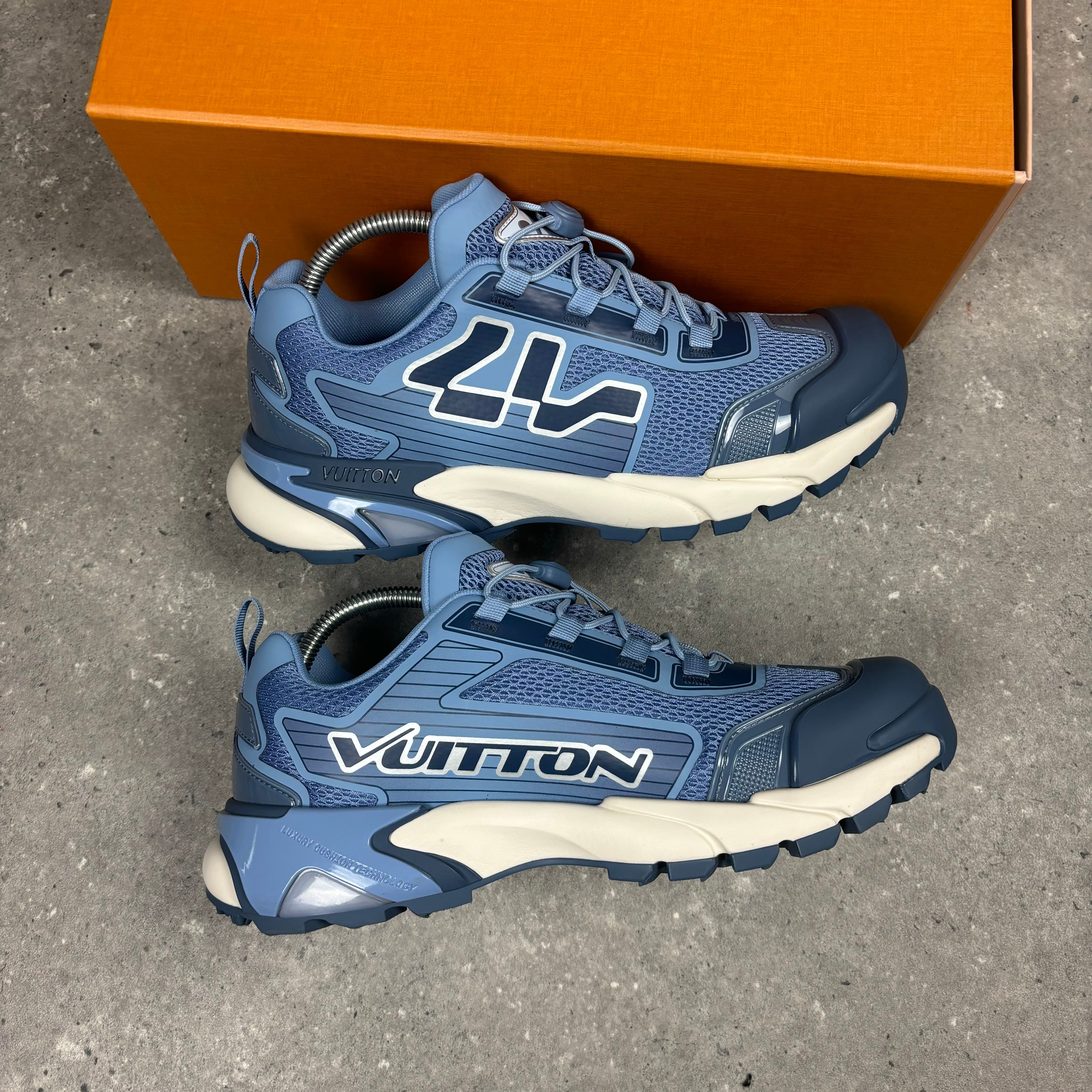 LOUIS VUITTON TACTICS BLUE - EU40 (FITS UK 7)