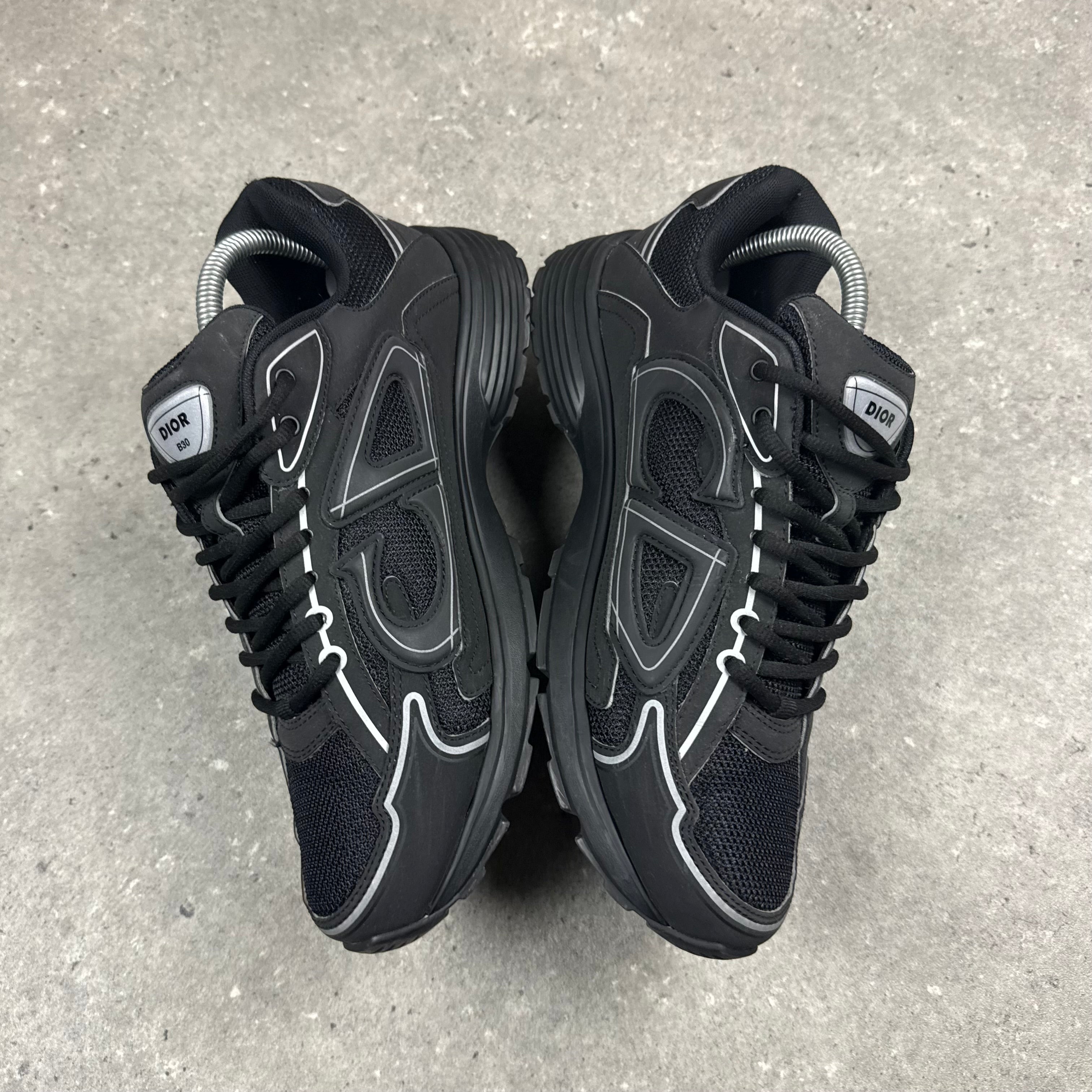 DIOR B30 BLACK (EU 41 / UK 7)