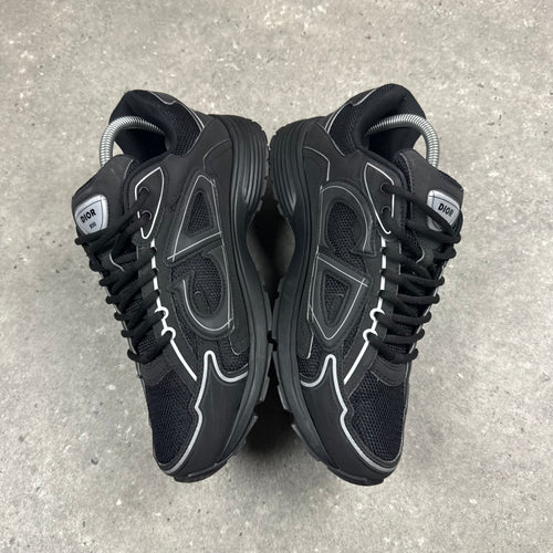 DIOR B30 BLACK (EU 41 / UK 7)