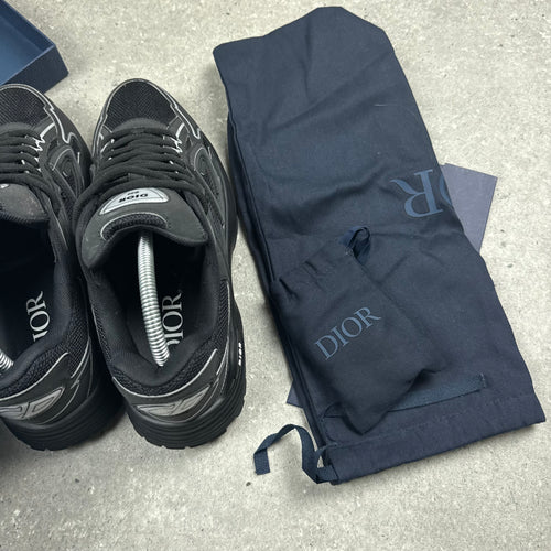 DIOR B30 BLACK (EU 41 / UK 7)