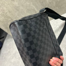 LOUIS VUITTON DISTRICT MESSENGER BAG