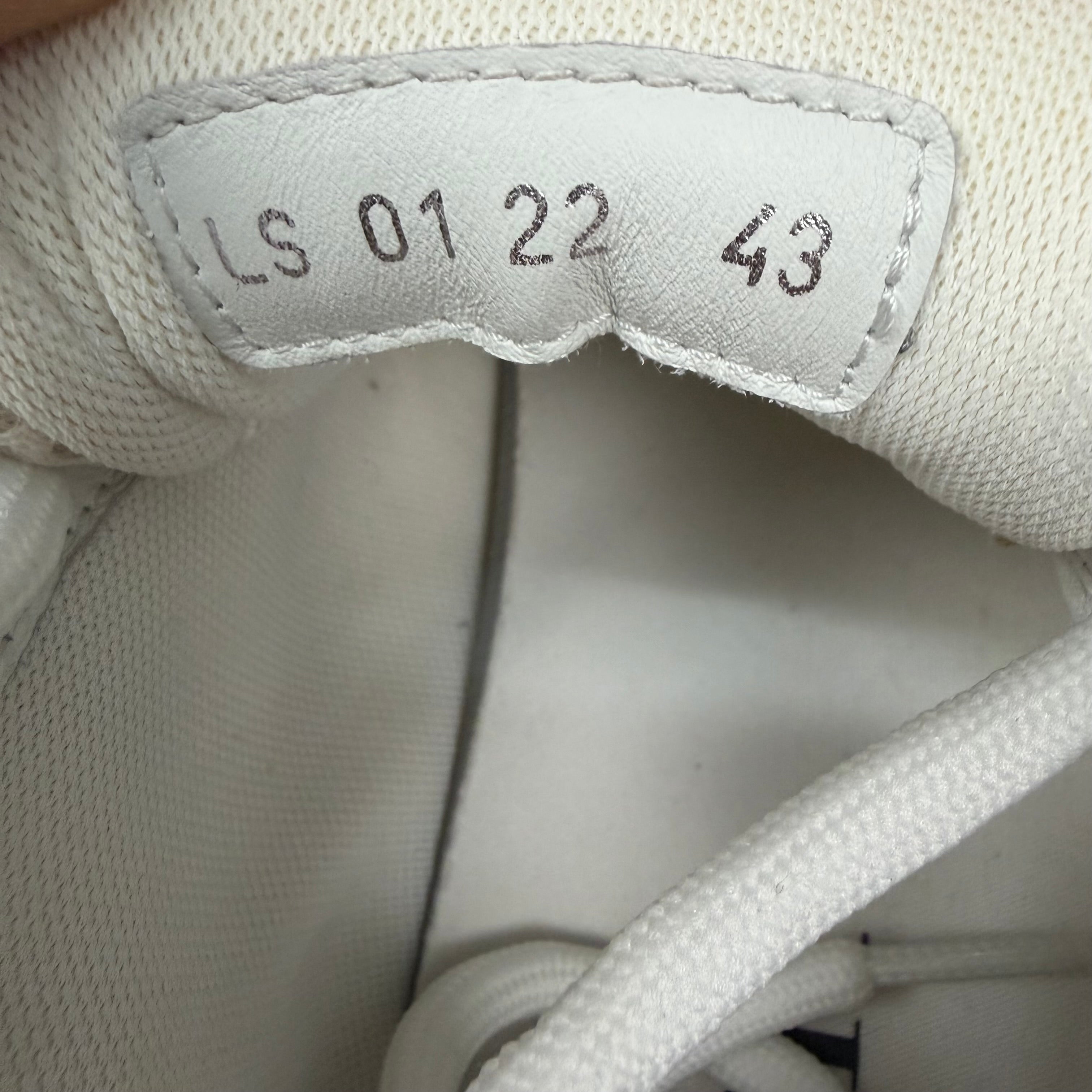 DIOR B22 WHITE/BEIGE - (EU43 / UK9)