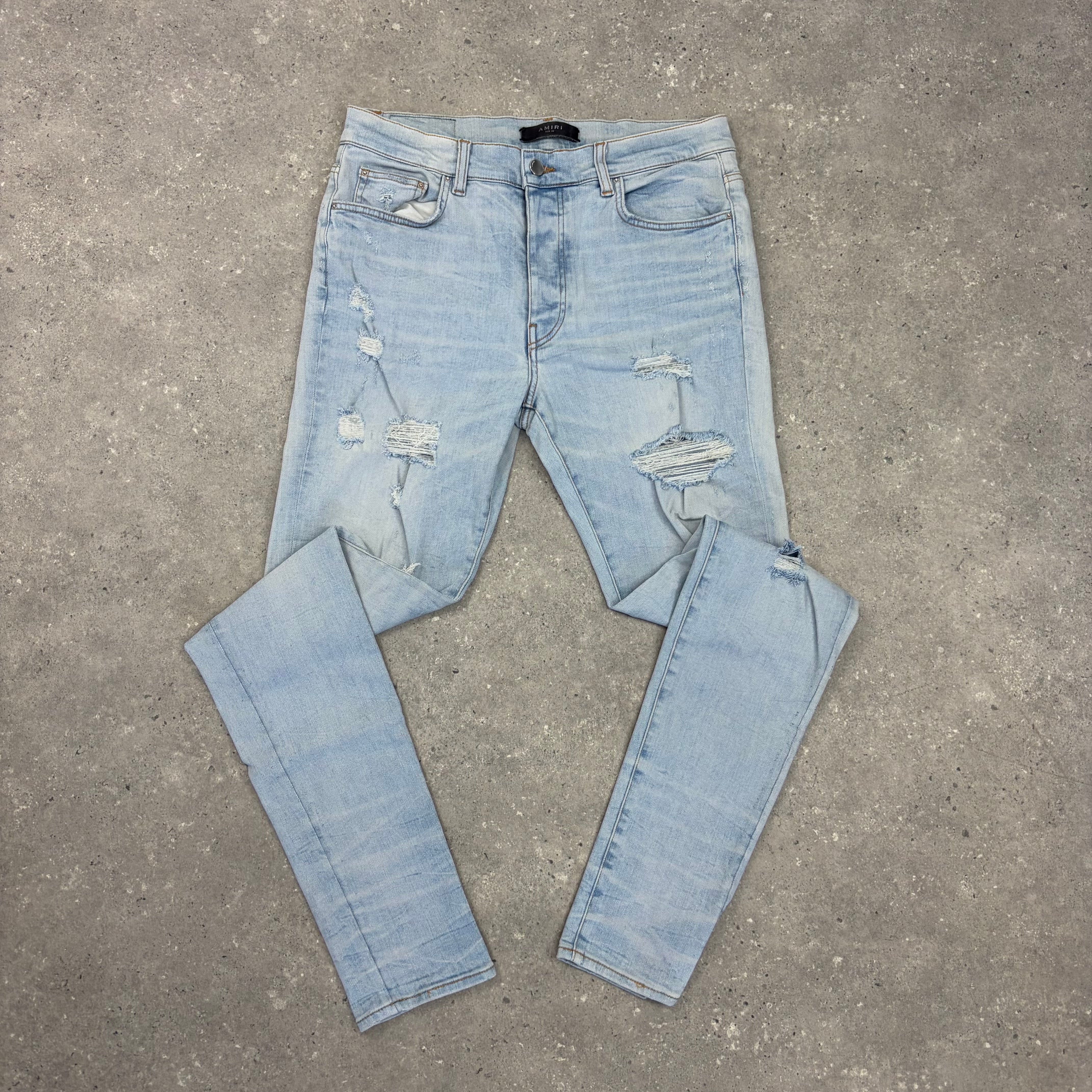 AMIRI JEANS LIGHT BLUE - (34”)