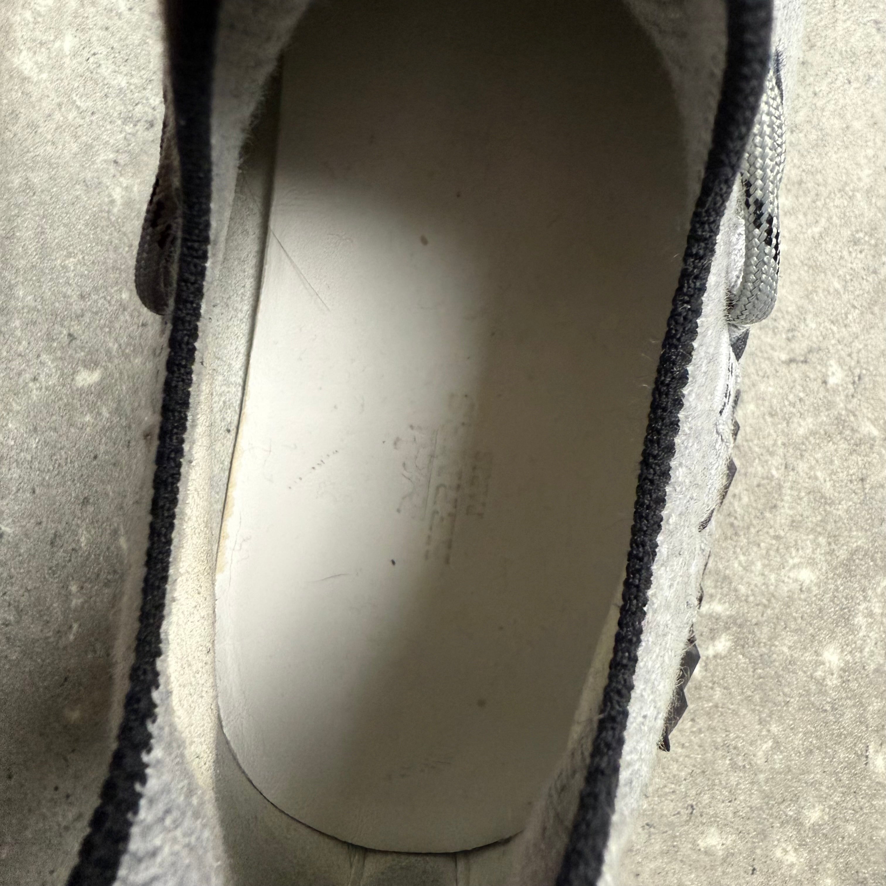 HERMES BOUNCING GREY - (EU42 / UK8)