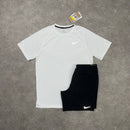 NIKE ADV STRIDE T-SHIRT AND SHORTS SET - WHITE / BLACK