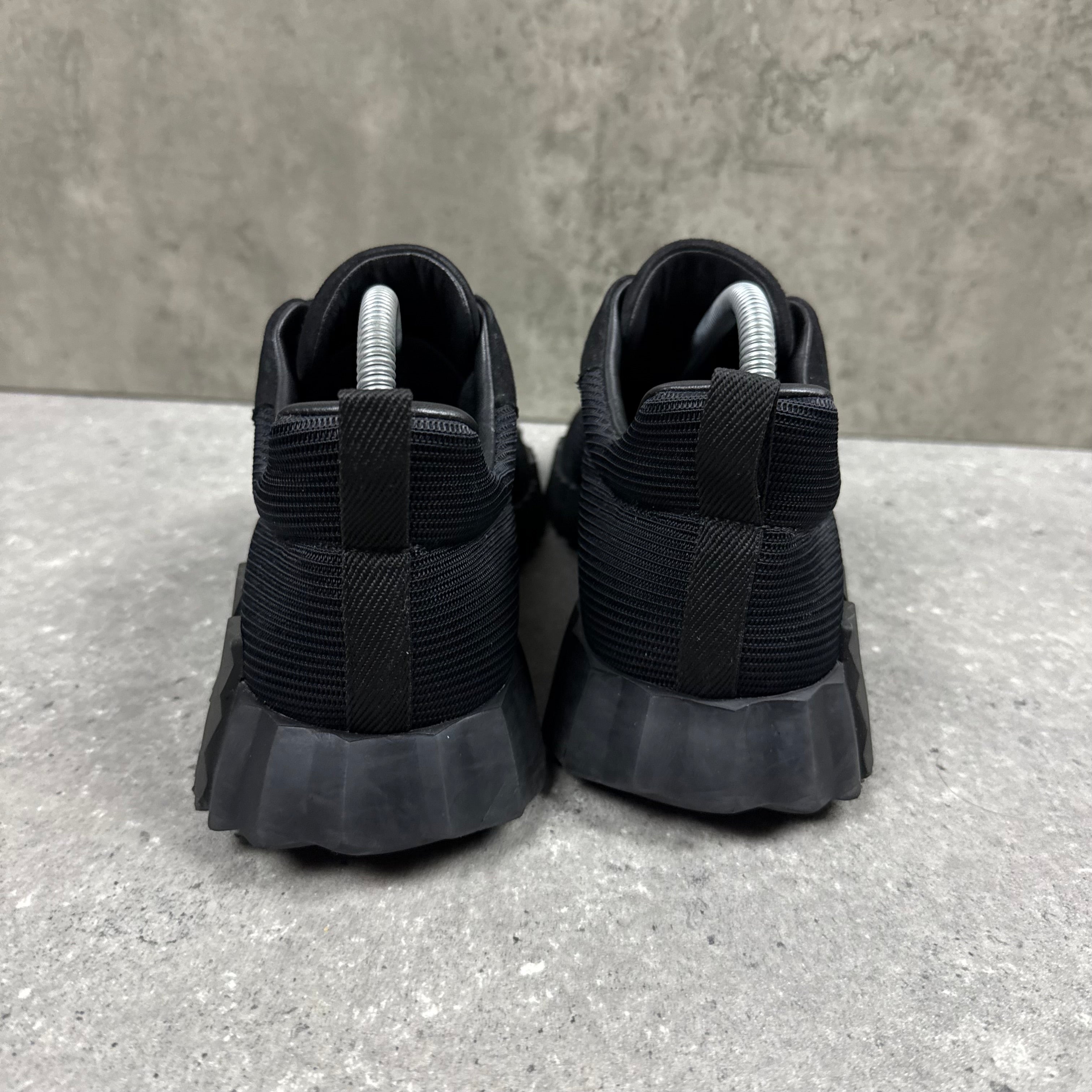 HERMES BOUNCING BLACK - (EU41 / UK7)