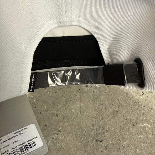 CANADA GOOSE WHITE CAP