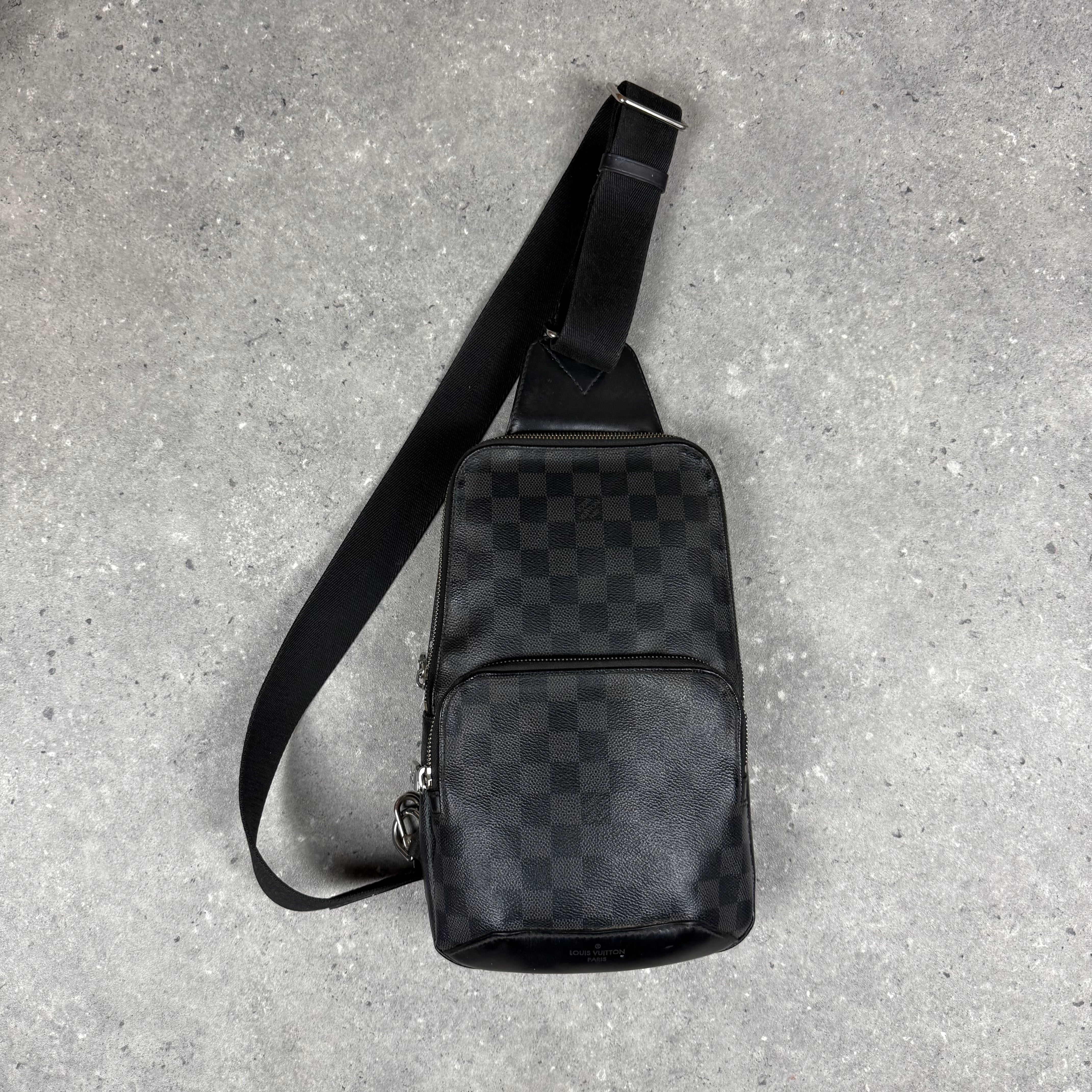 LOUIS VUITTON AVENUE SLING BAG