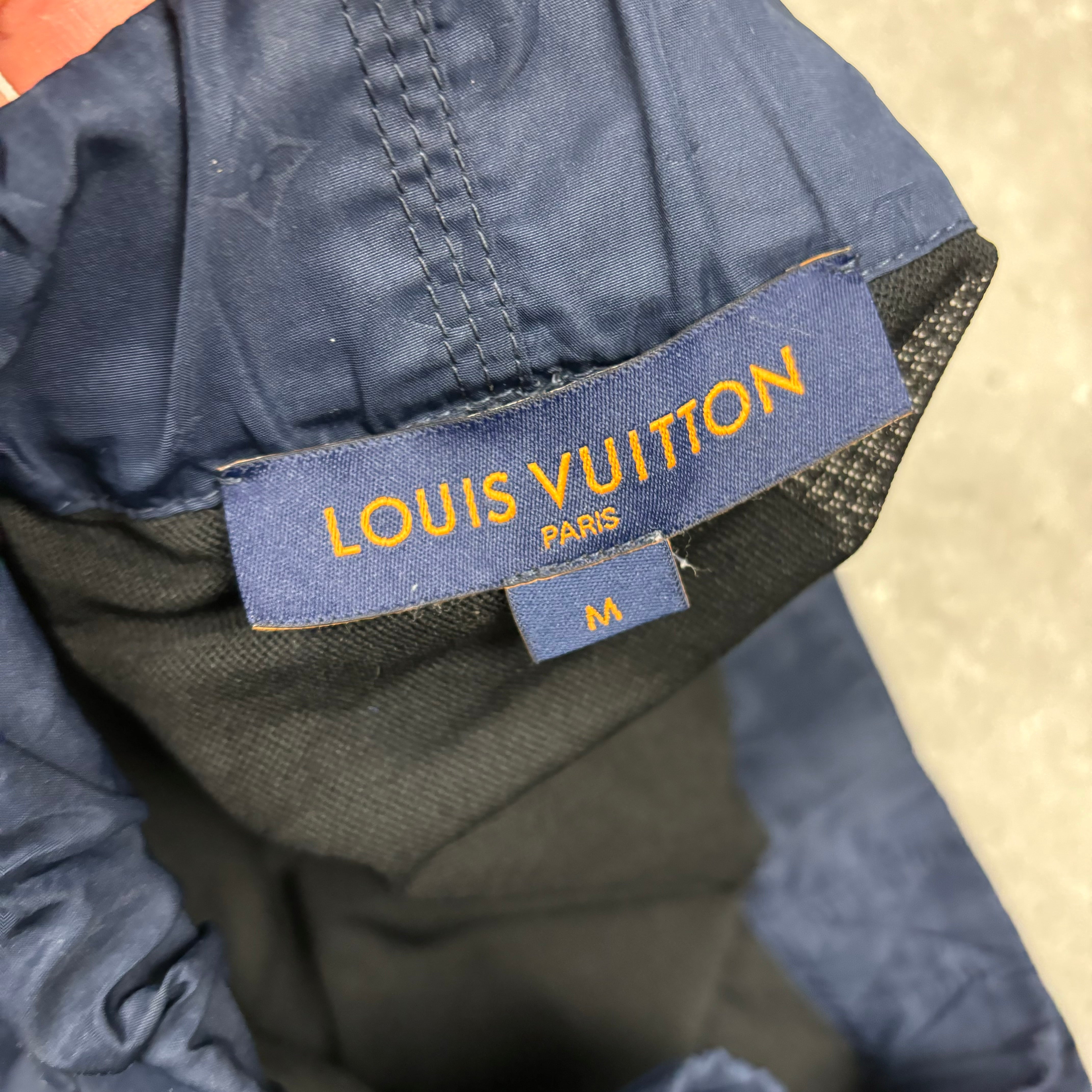 LOUIS VUITTON NAVY SWIM SHORTS - (M)