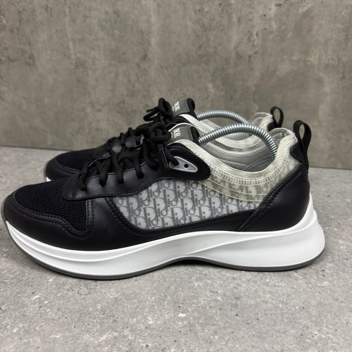 DIOR B25 BLACK/WHITE - (EU 43.5 / UK 9.5)