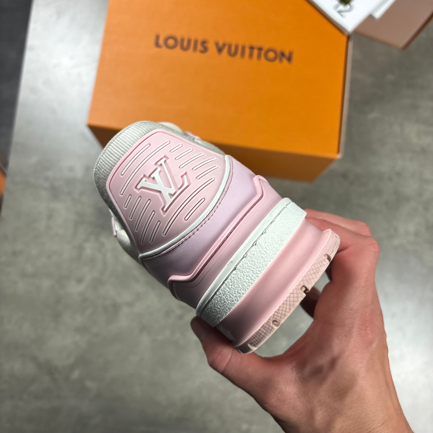 LOUIS VUITTON SNEAKERS (FITS 7)