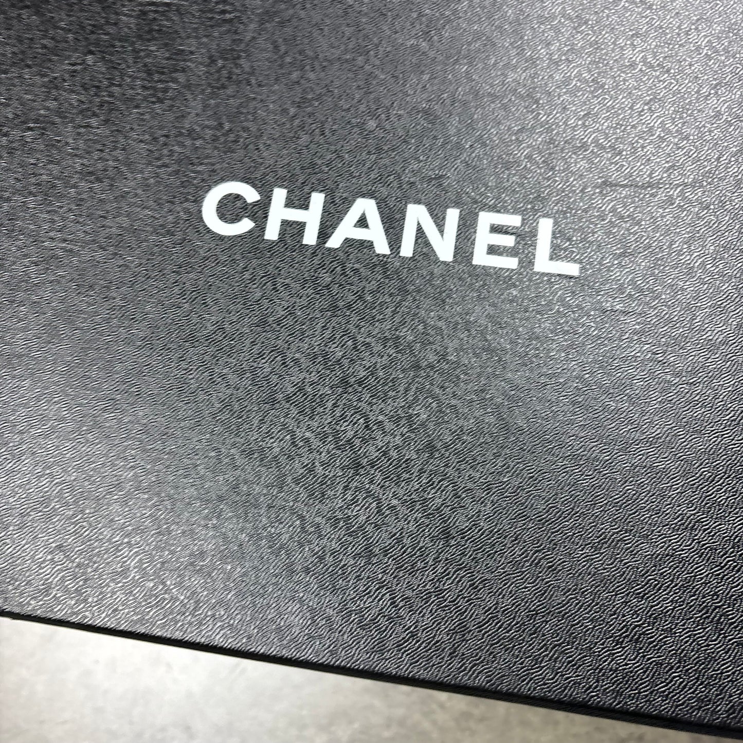 CHANEL RUNNERS "NAVY VELVET" (FITS 6/6.5)