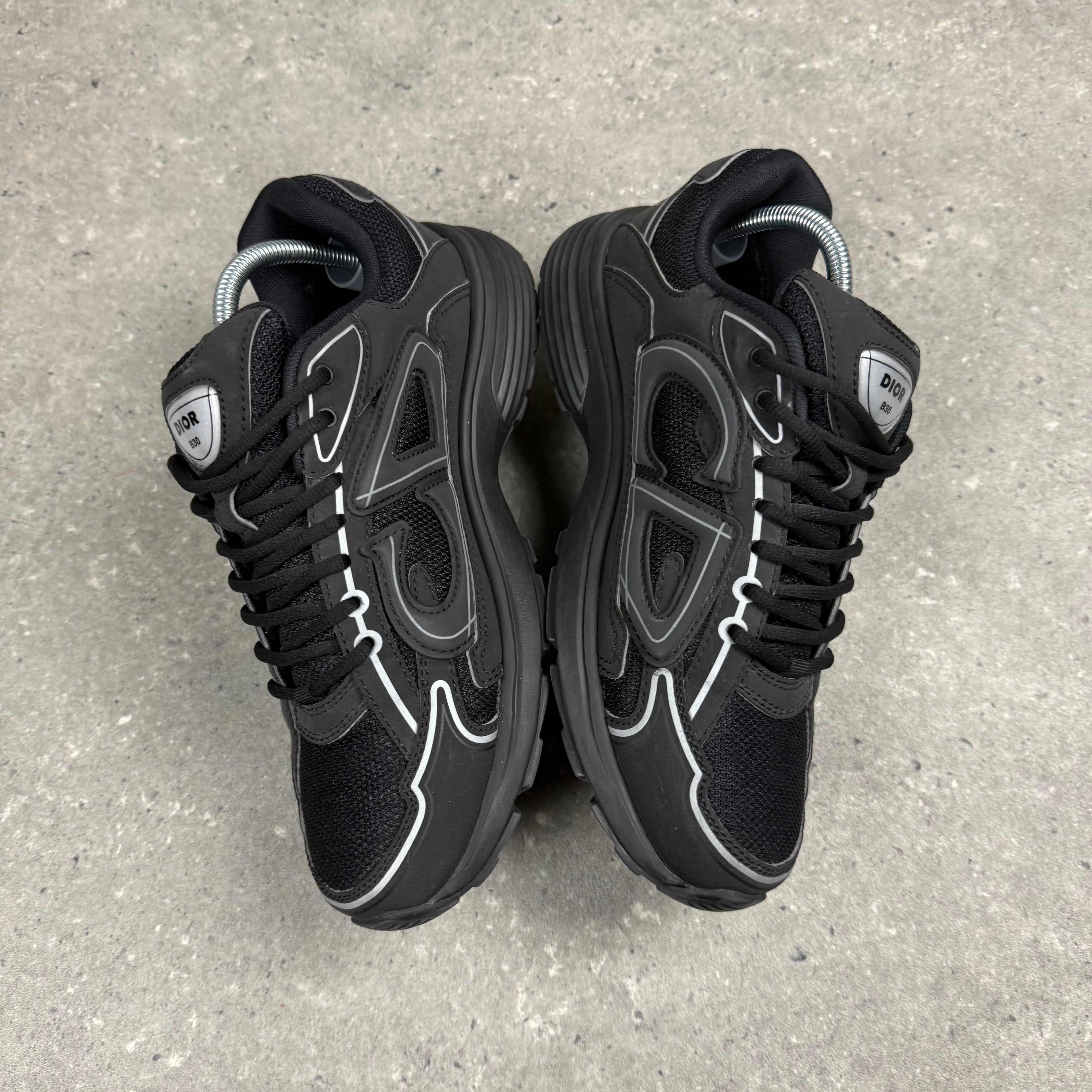 DIOR B30 BLACK (EU 41 / UK 7)