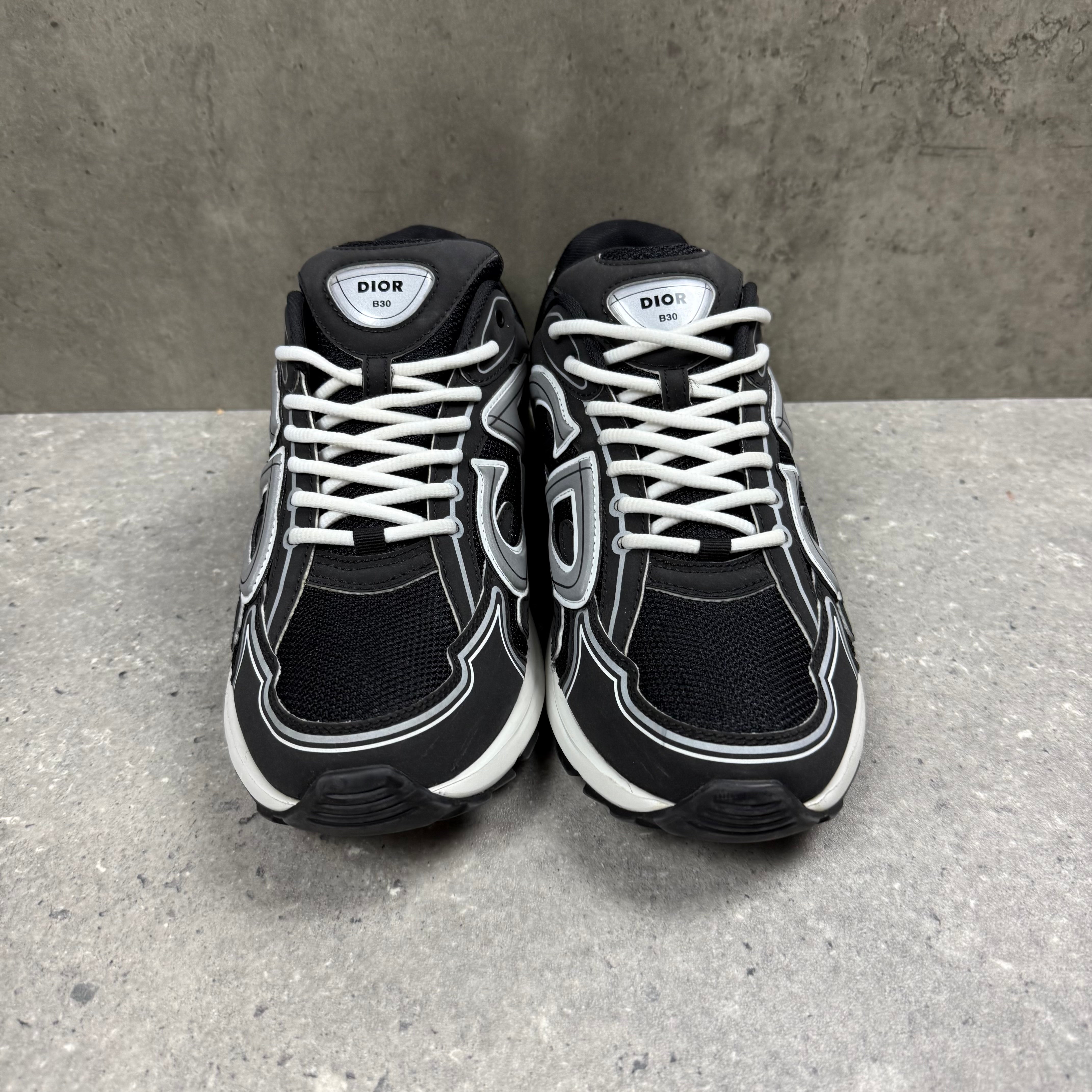 DIOR B30 BLACK/WHITE -  (EU43 / UK9)