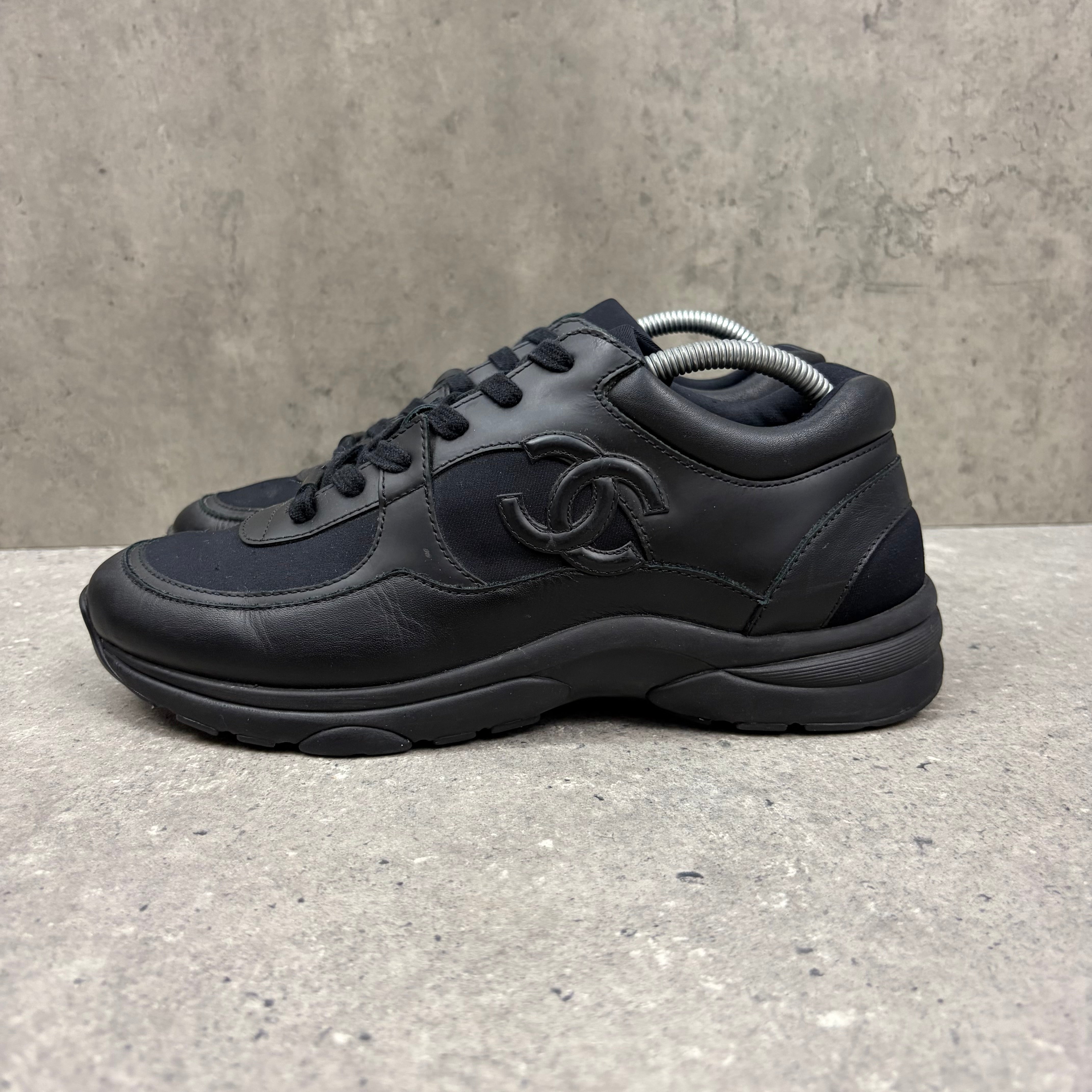 CHANEL RUNNERS -  (EU 41 / UK 7)
