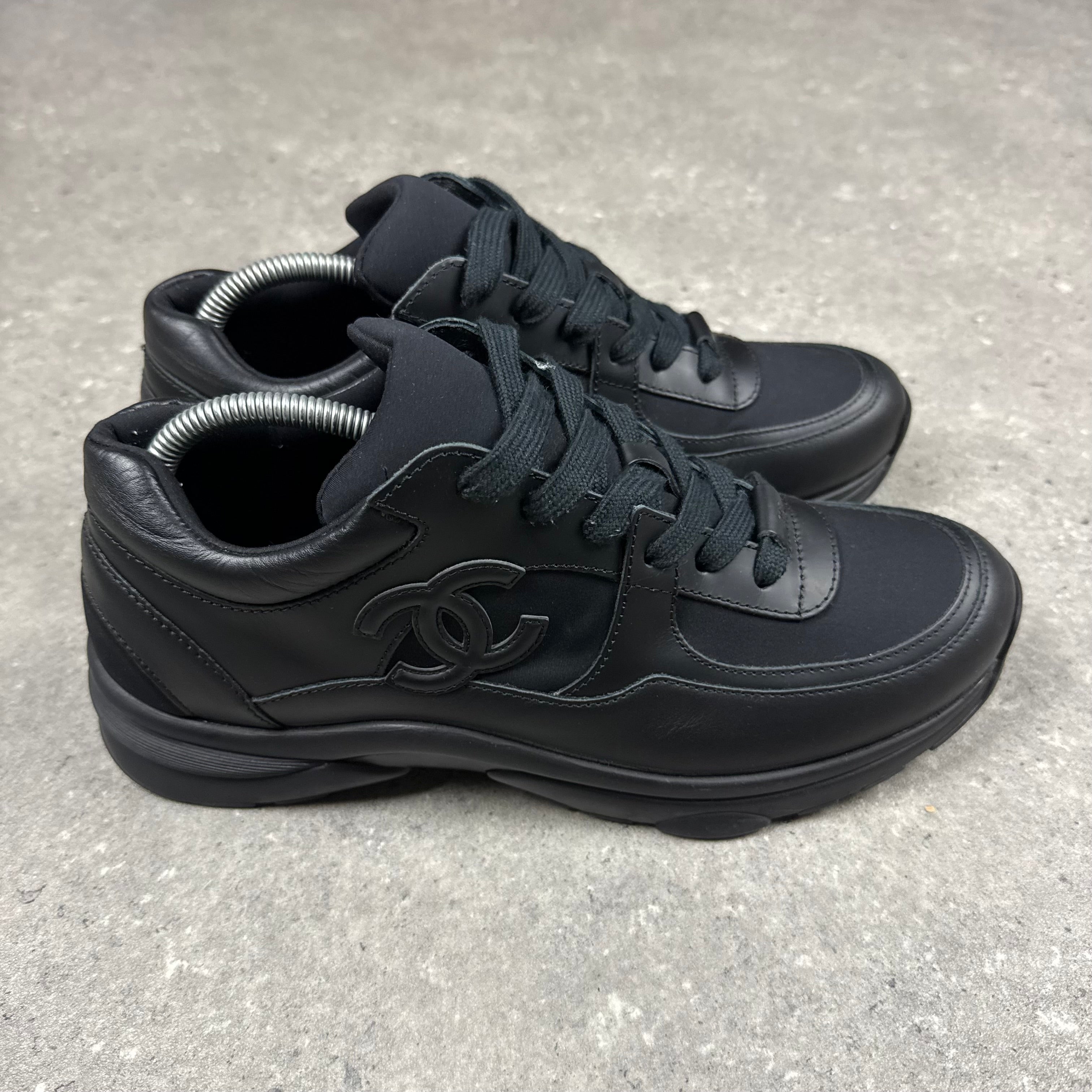 CHANEL RUNNERS BLACK LEATHER -  (EU42 / UK8)