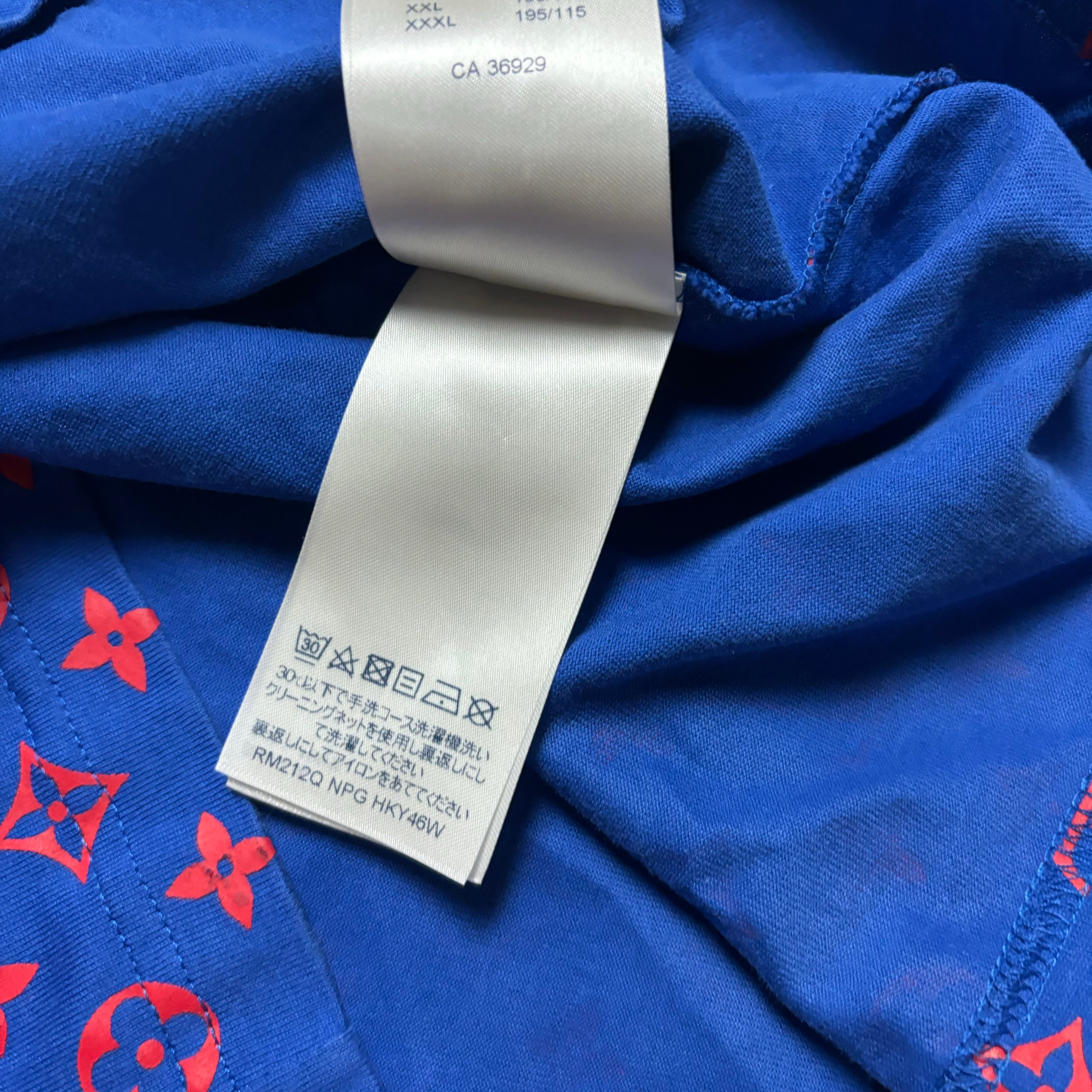 LOUIS VUITTON T-SHIRT - XL ( FITS A LARGE )