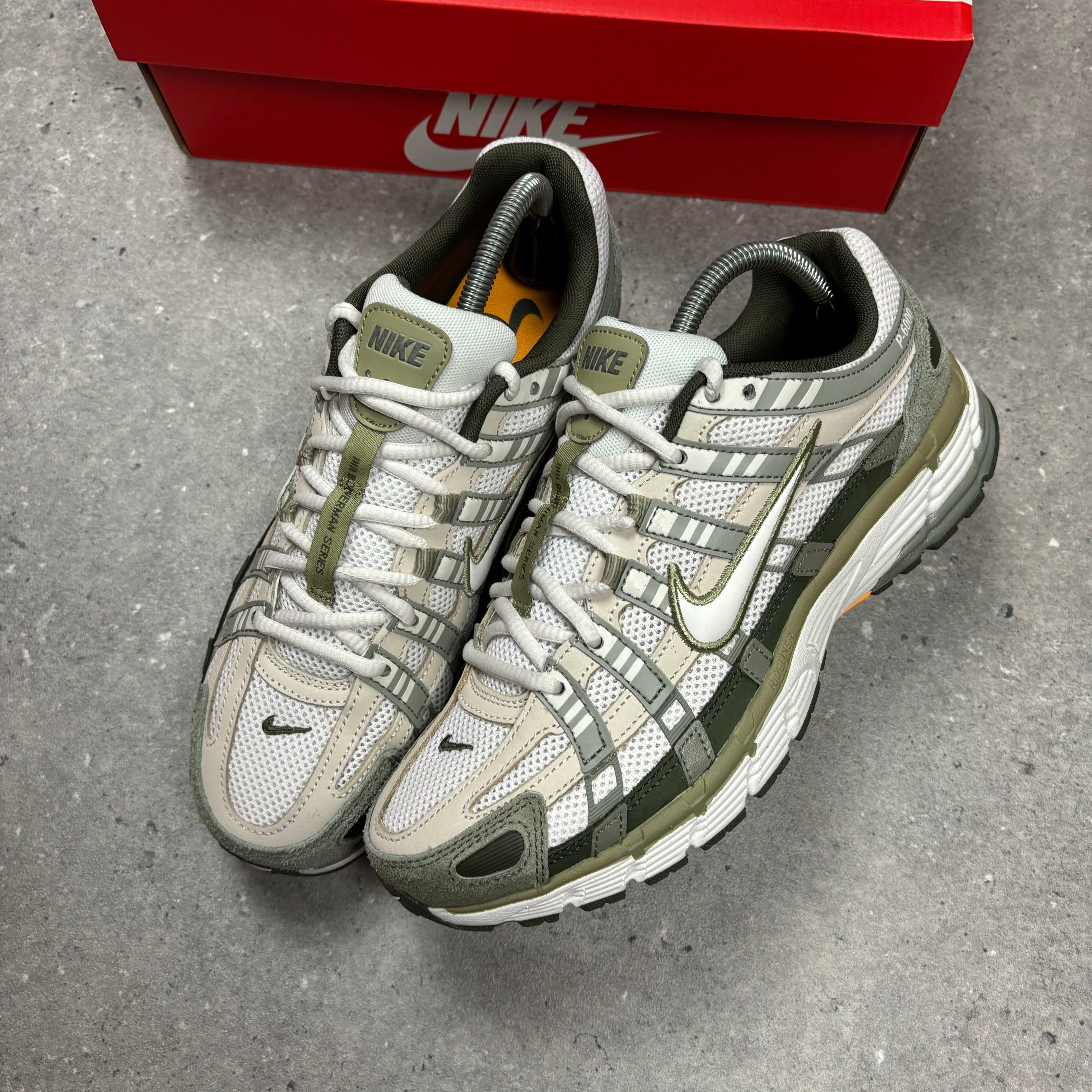 NIKE P-6000 -  CARGO KHAKI